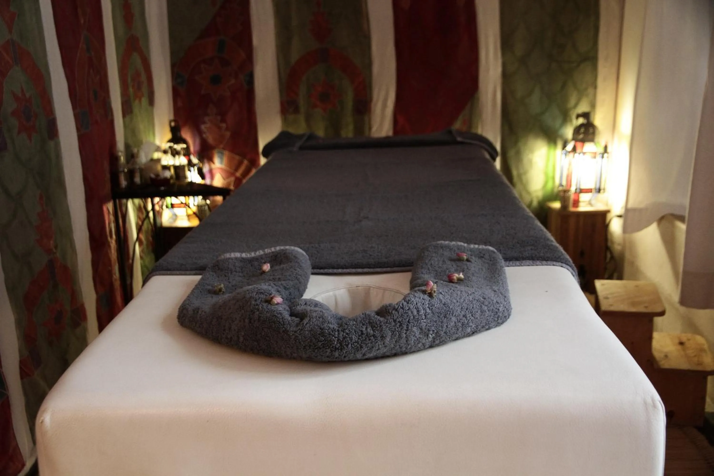 Massage, Bed in Dar El Qadi