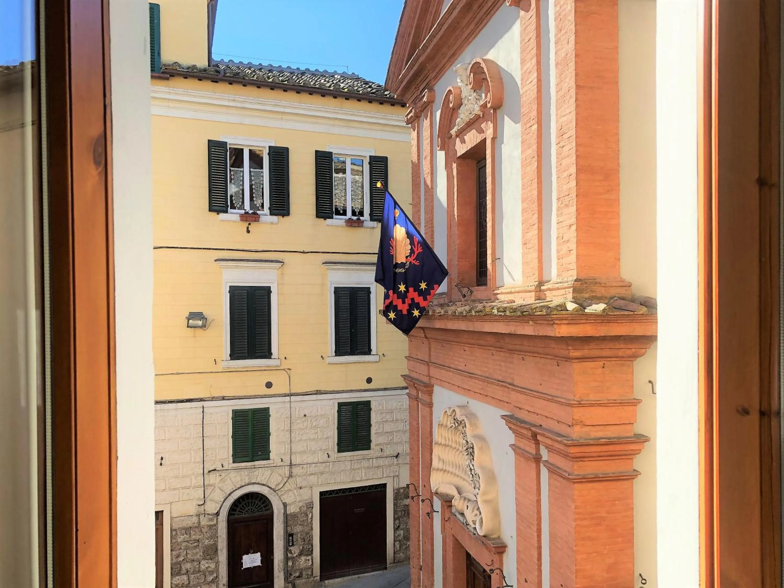 Neighbourhood in SIENA ROMANTIC EXPERIENCE