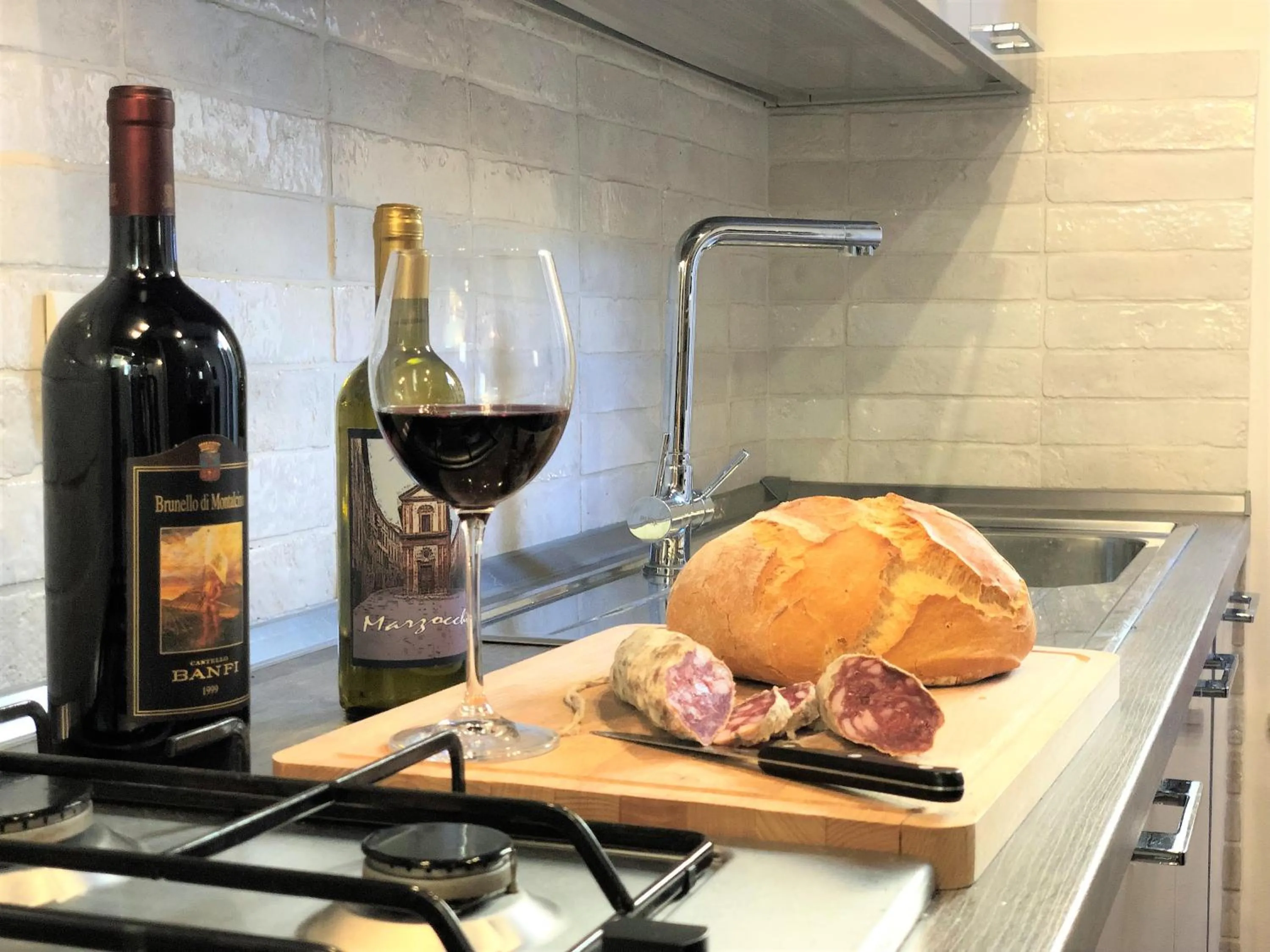 Kitchen or kitchenette in SIENA ROMANTIC EXPERIENCE