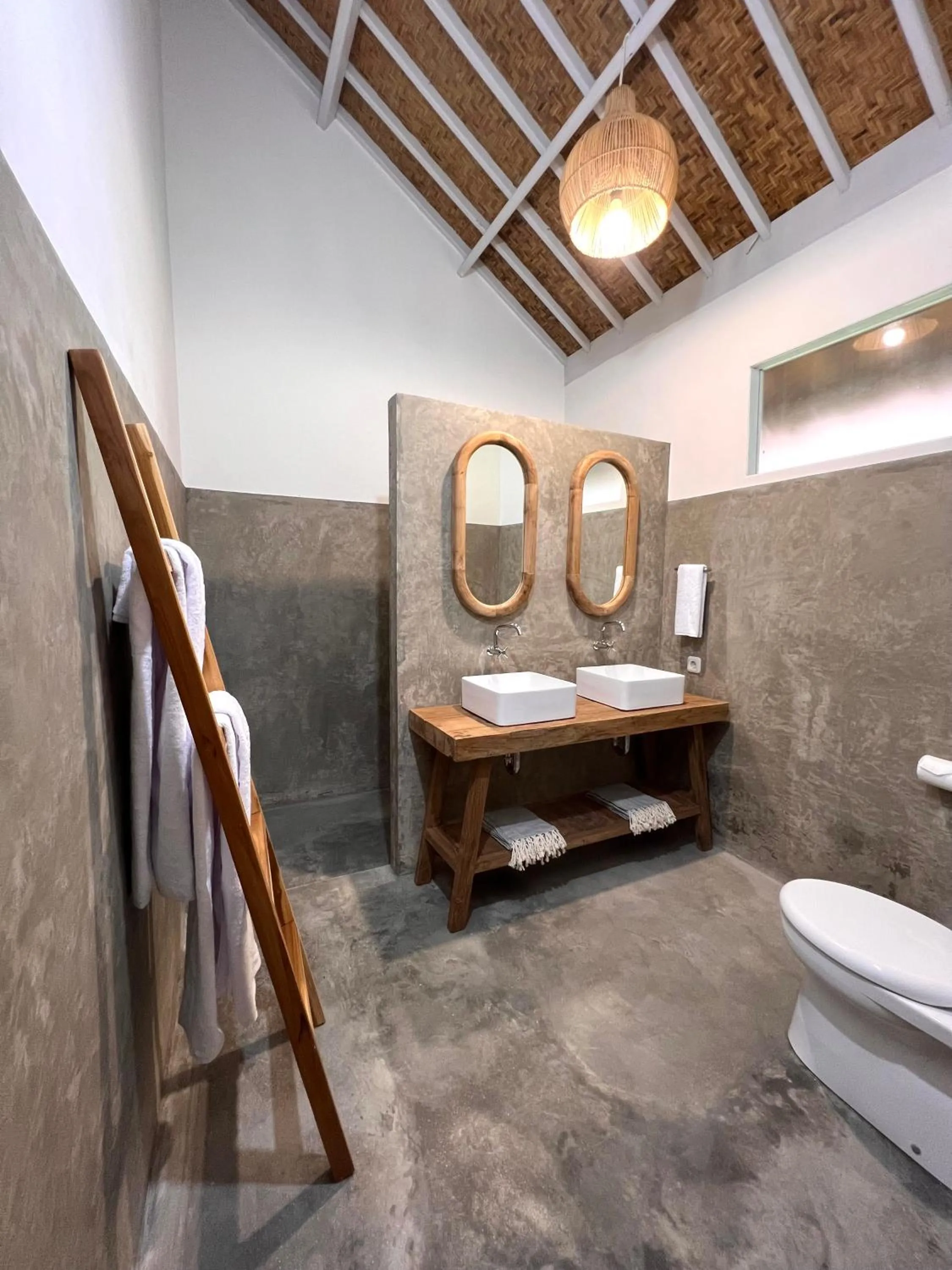 Toilet in Eden Eco Resort