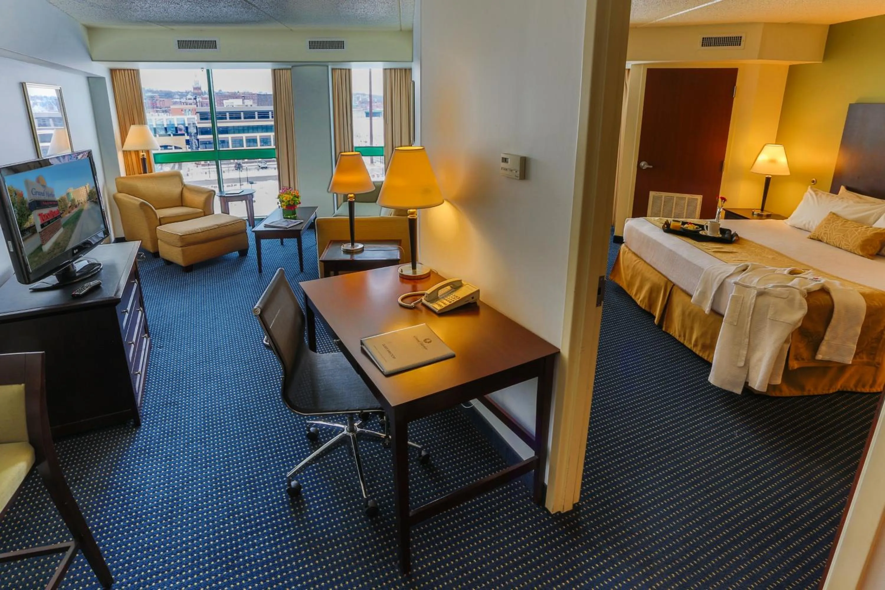 Bed in Grand Harbor Resort and Waterpark