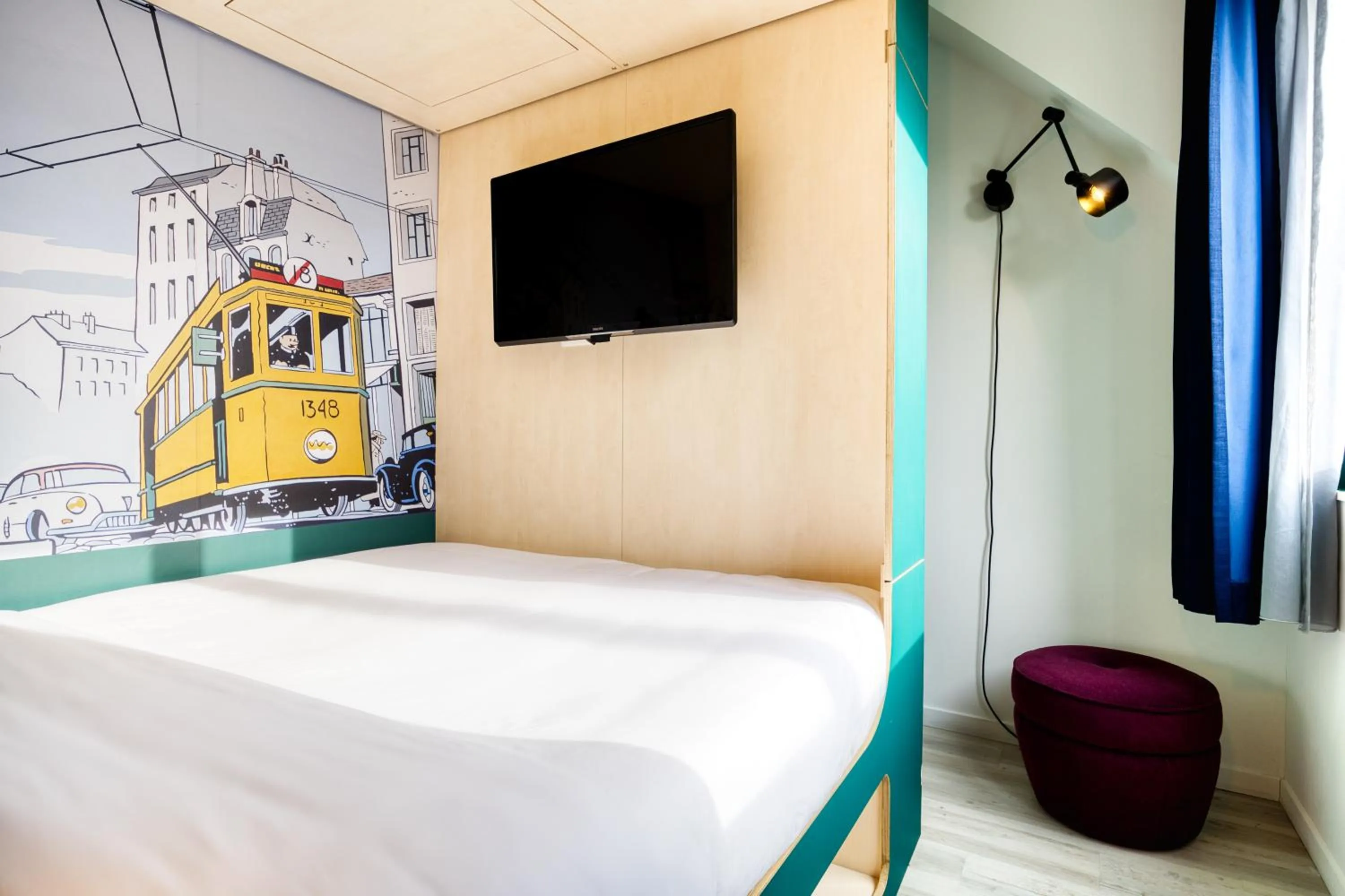 Bed in B&B HOTEL Brussels Centre Louise