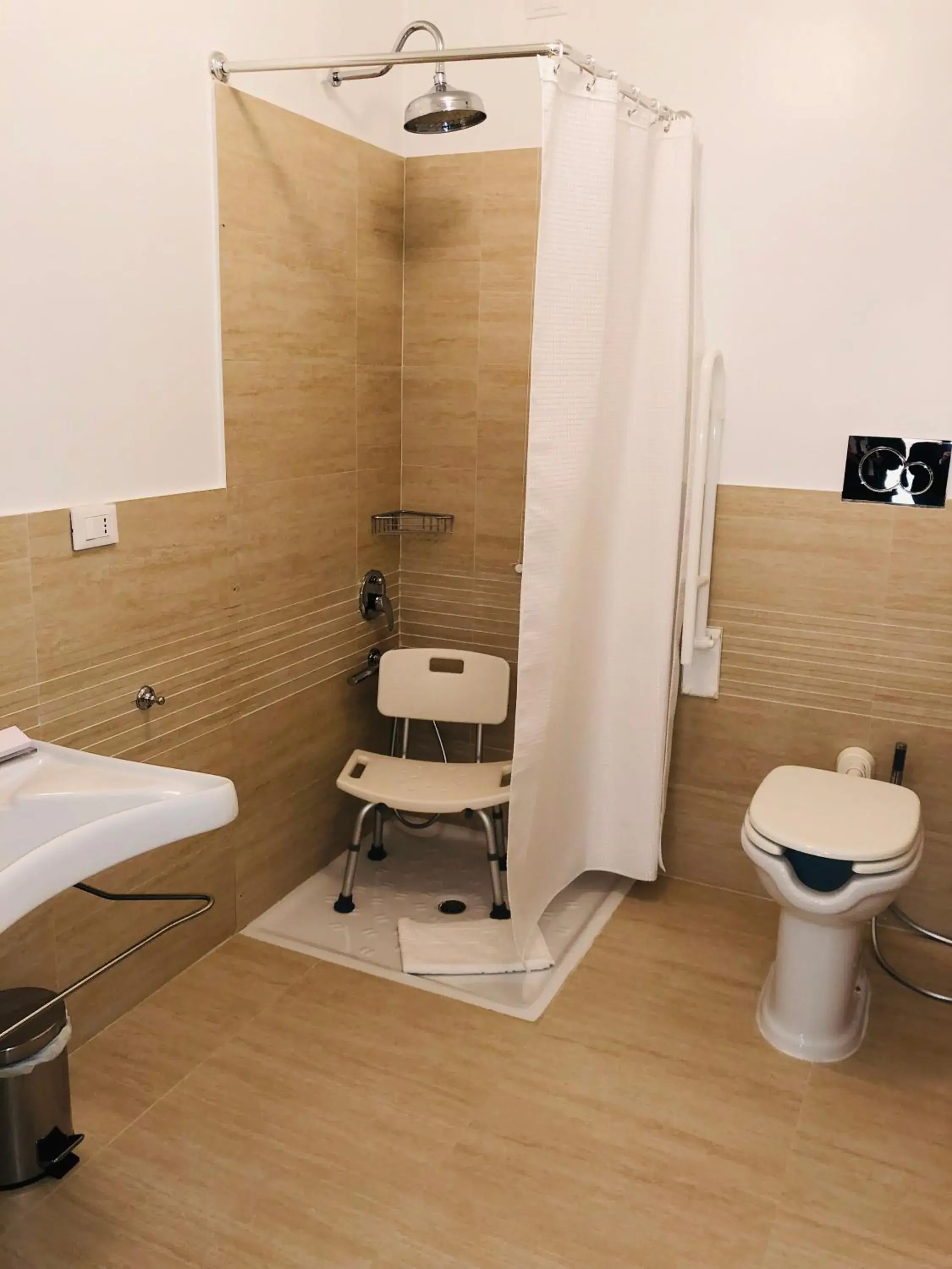 Single Room - Disability Access in Favilla Hotel di Charme Single Room - Disability Access in Favilla Hotel di Charme