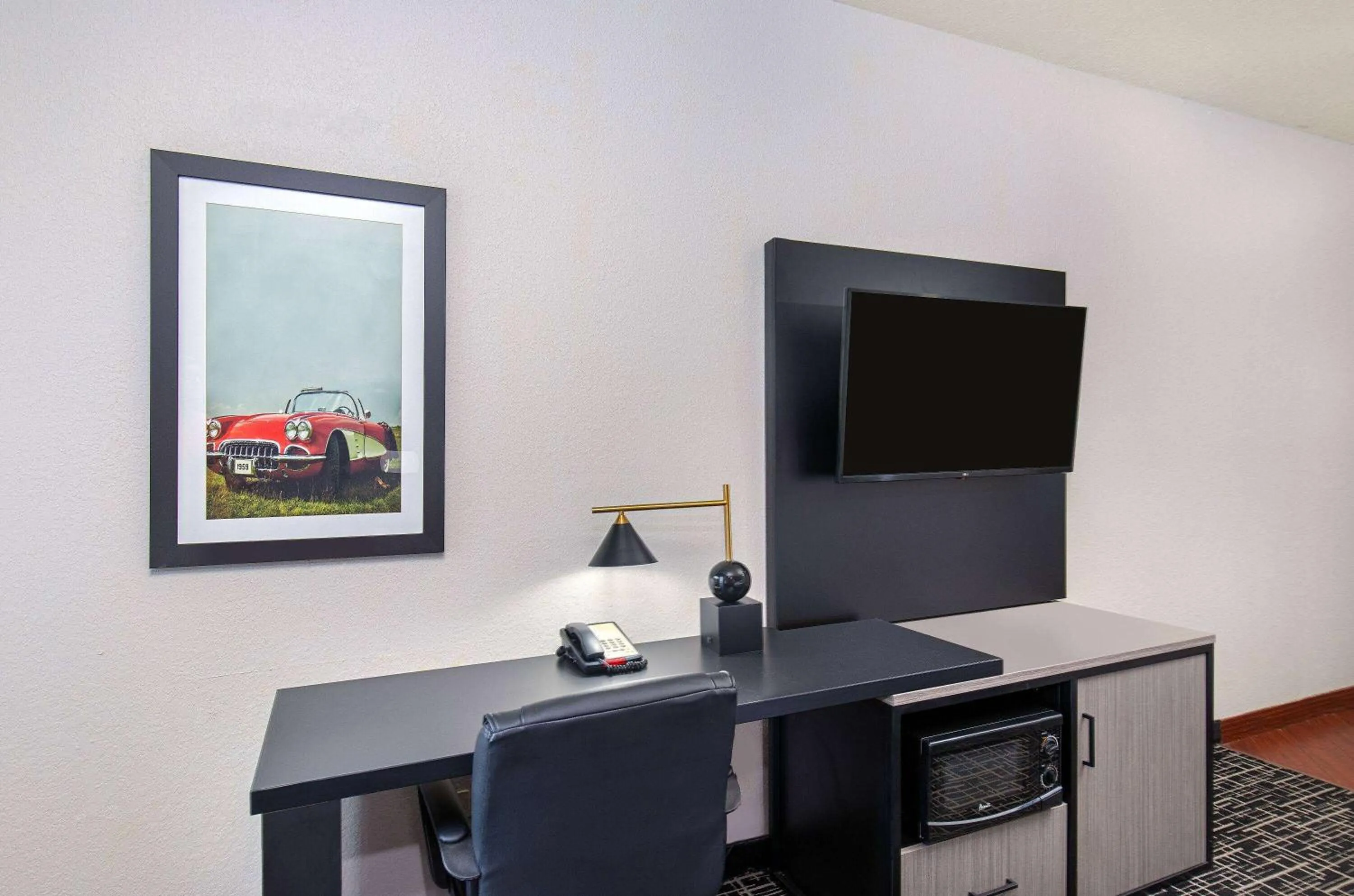 Photo of the whole room in La Quinta by Wyndham Bowling Green