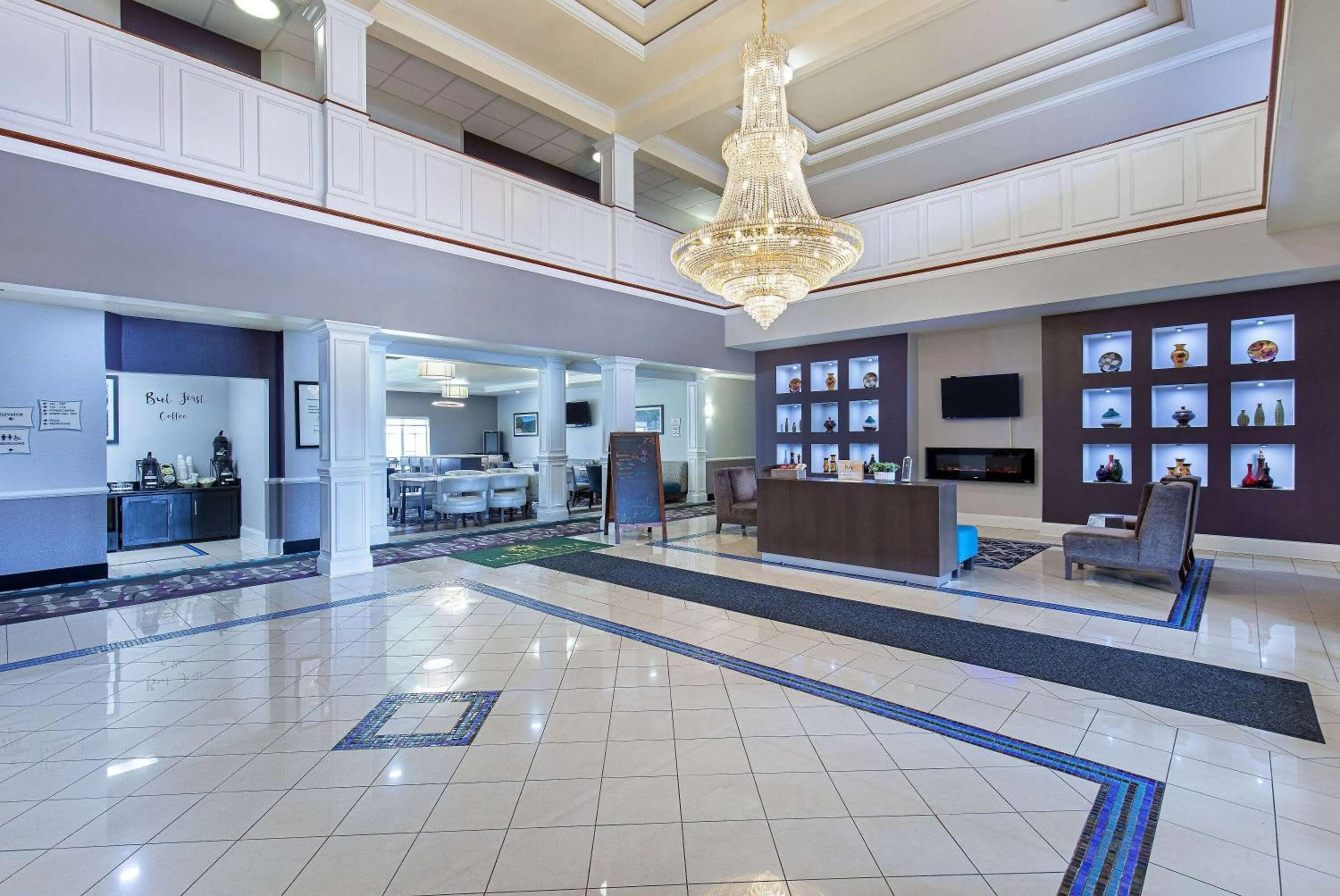 Lobby or reception in La Quinta by Wyndham Bowling Green