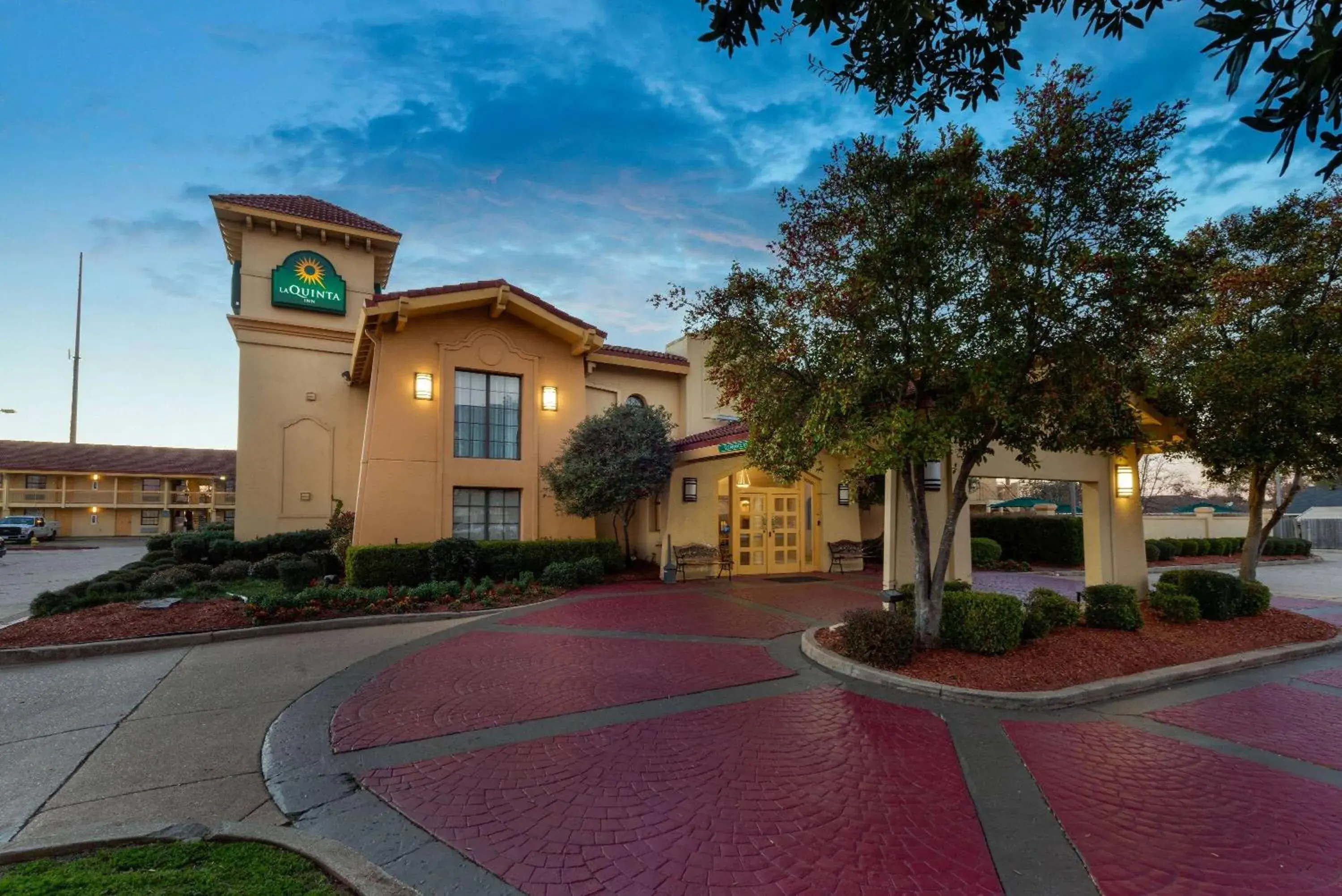 Property Building in La Quinta Inn by Wyndham Bossier City