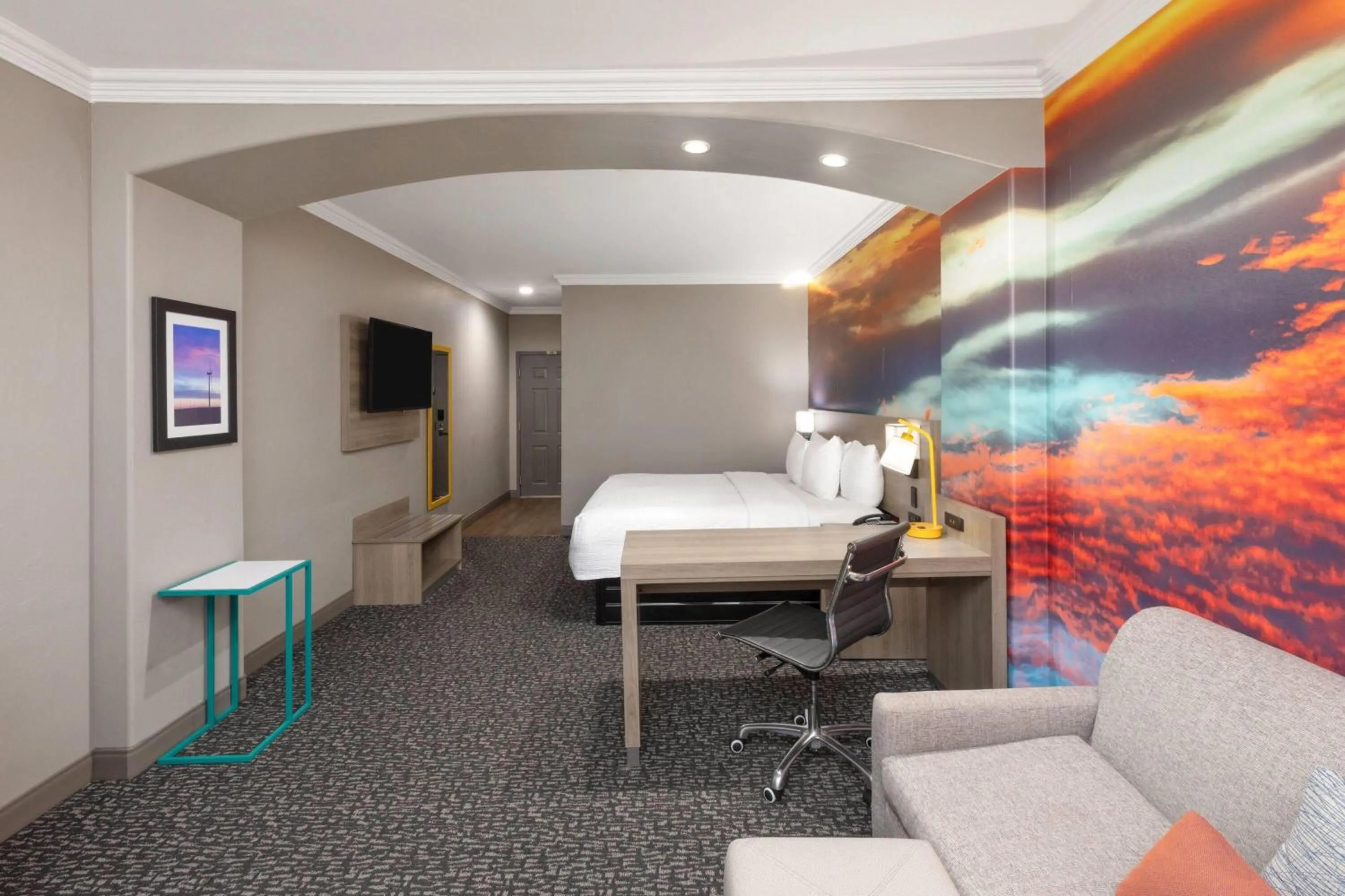 Photo of the whole room in La Quinta by Wyndham Oklahoma City - Moore