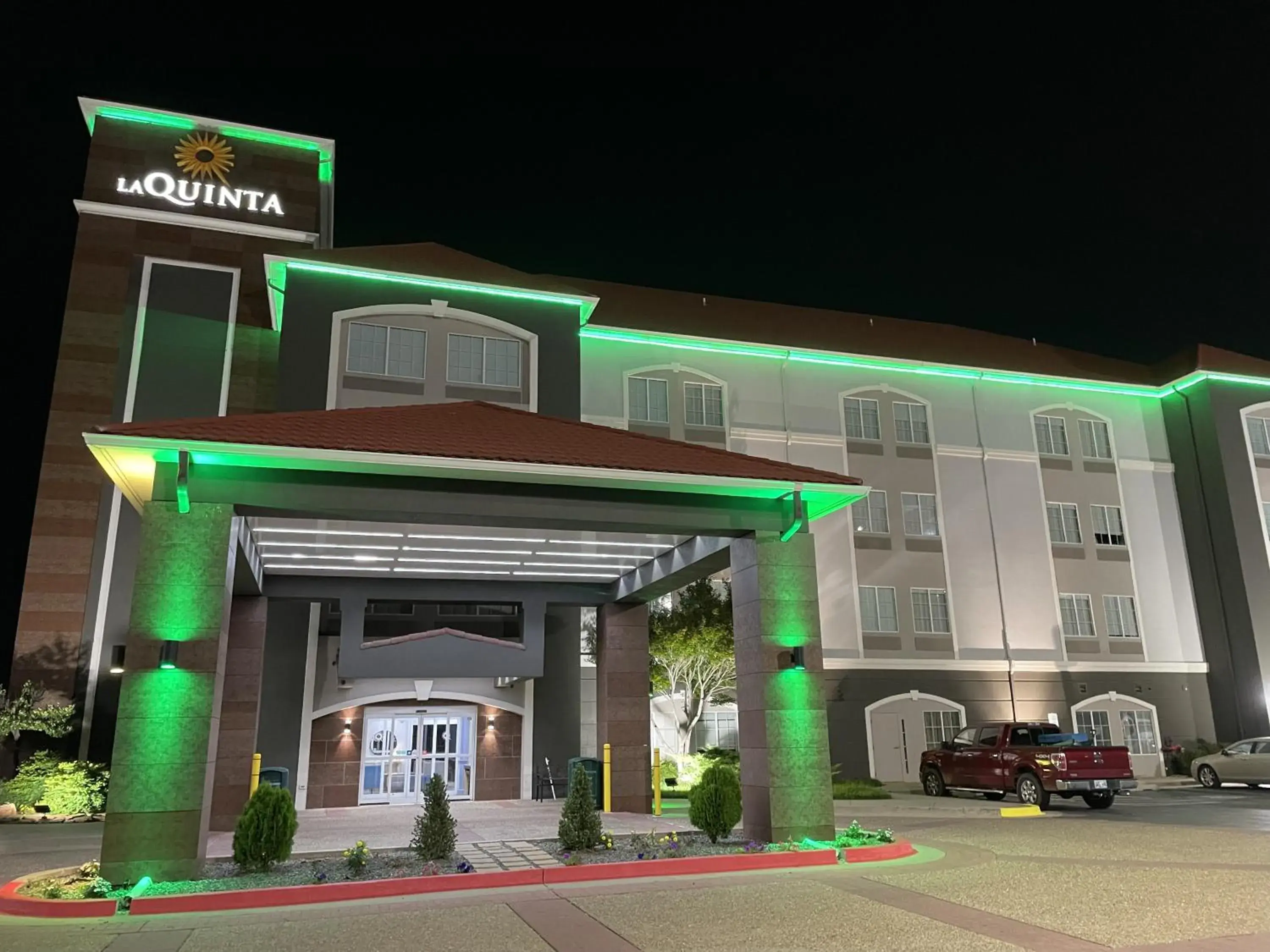 Property building in La Quinta by Wyndham Oklahoma City - Moore Property building in La Quinta by Wyndham Oklahoma City - Moore