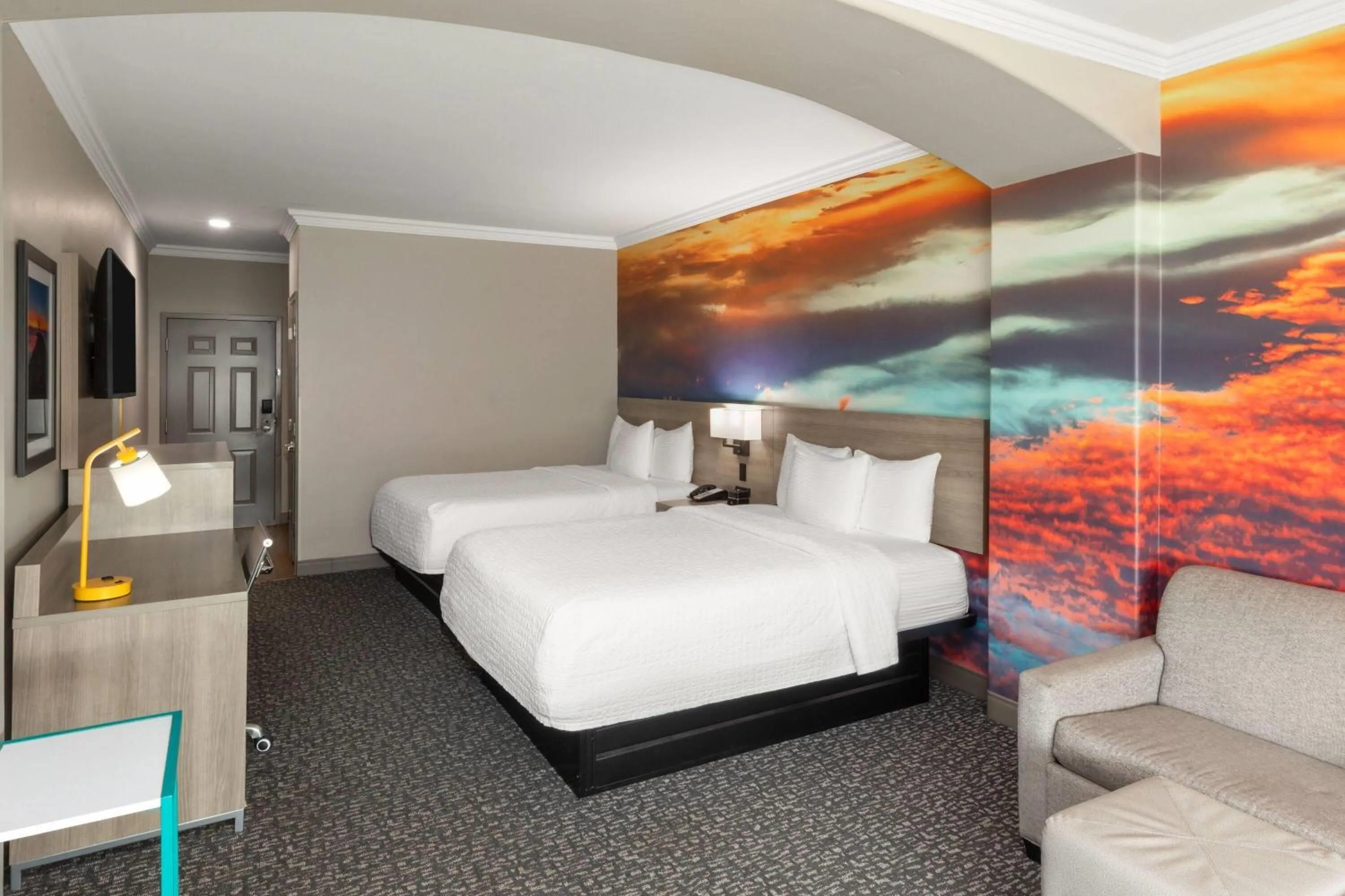 Photo of the whole room, Bed in La Quinta by Wyndham Oklahoma City - Moore