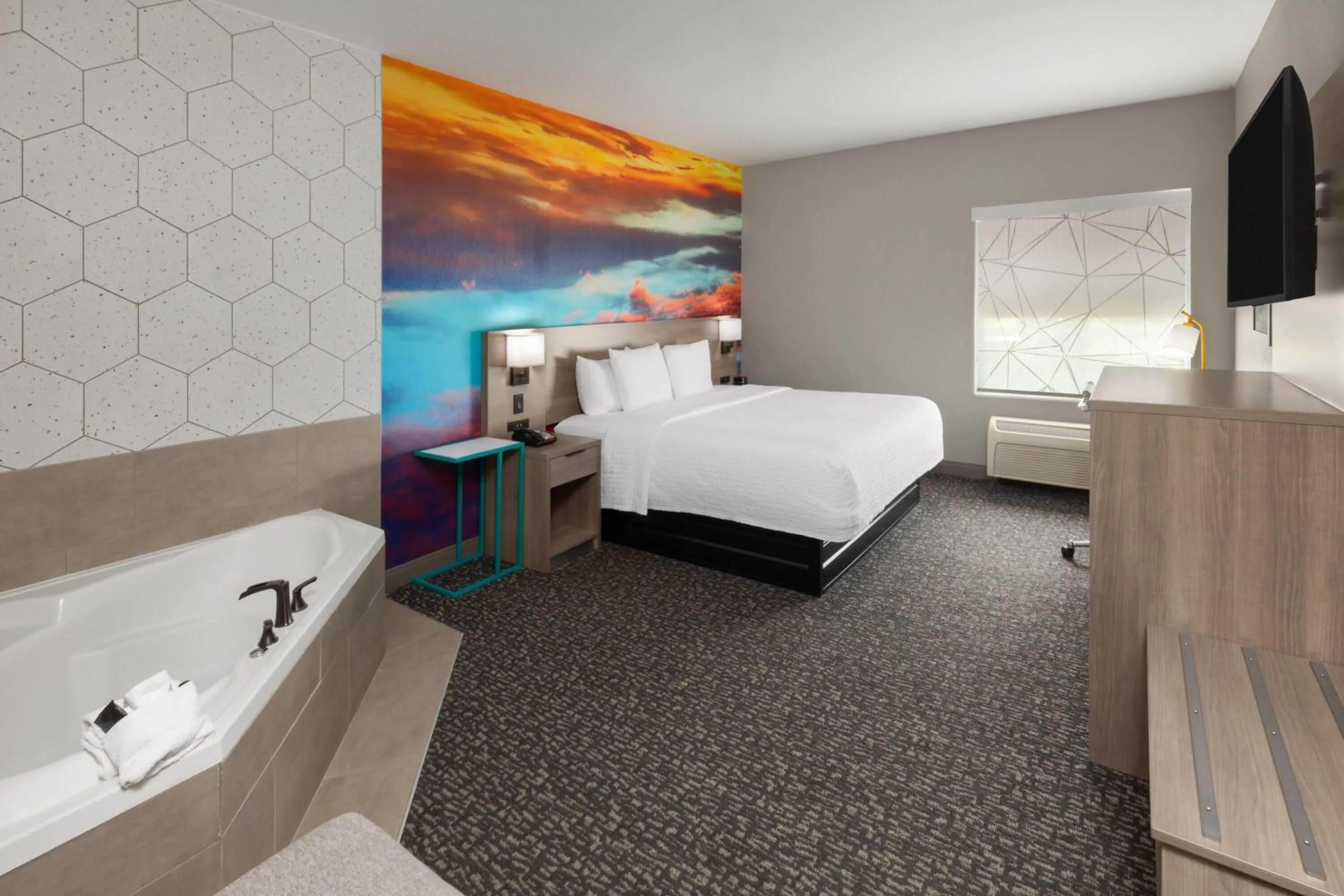 Bath, Bed in La Quinta by Wyndham Oklahoma City - Moore