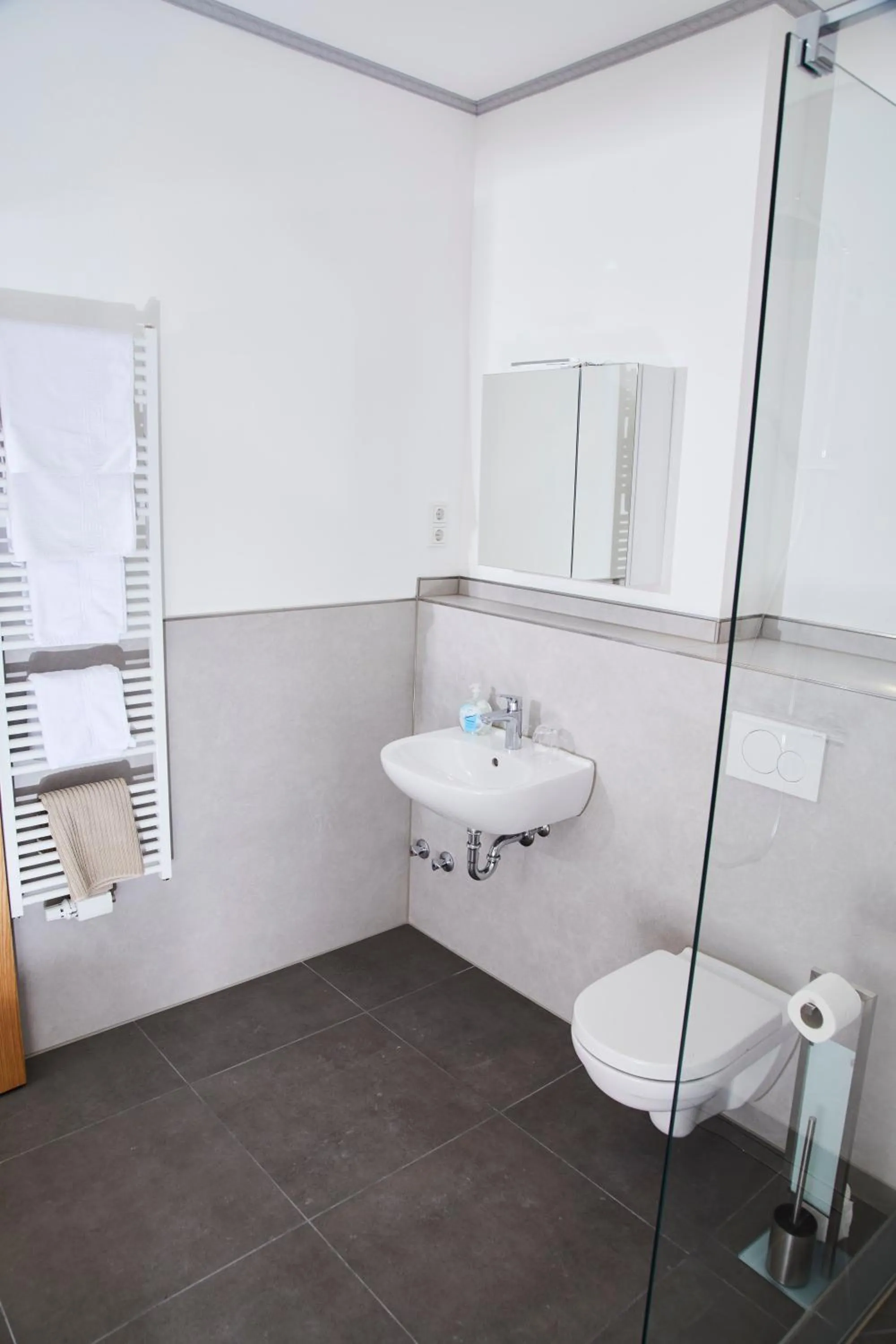 Shower in Lothringer Hof