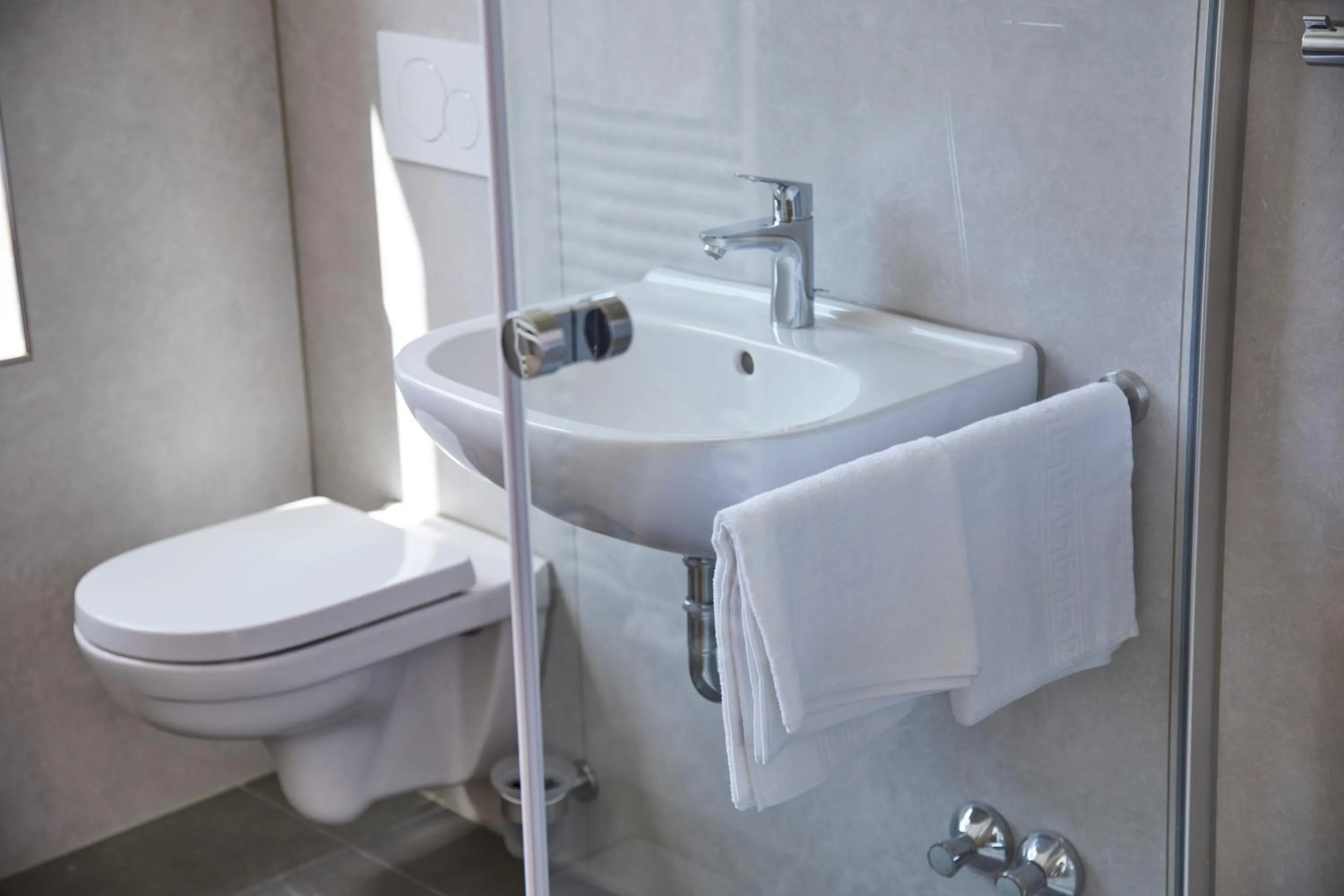 Bathroom in Lothringer Hof