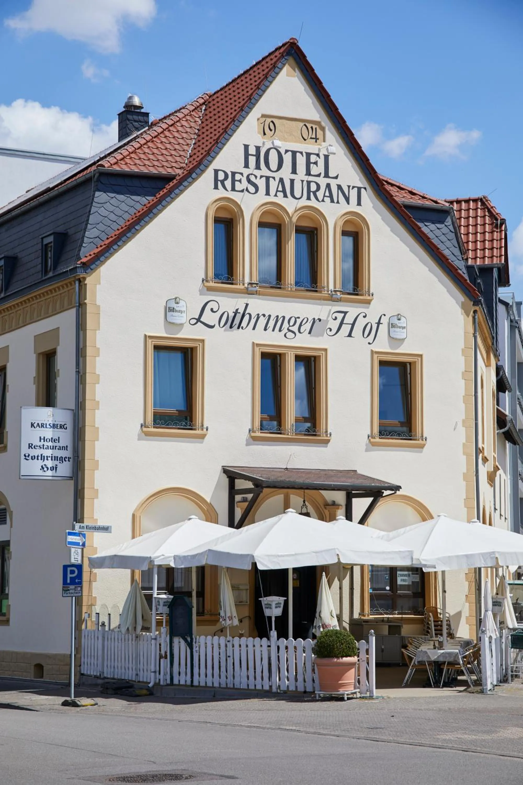 Facade/entrance in Lothringer Hof