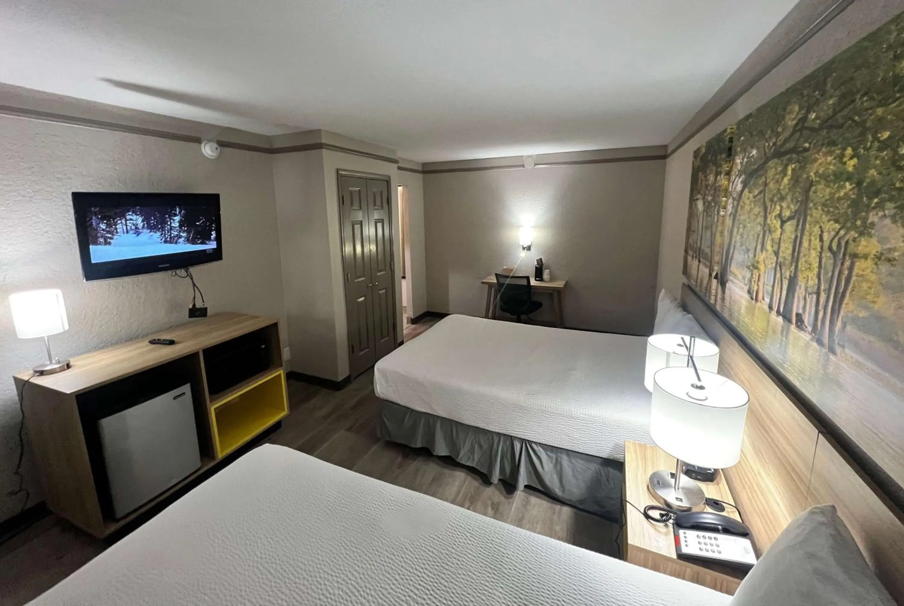 Photo of the whole room in Days Inn by Wyndham Sulphur West