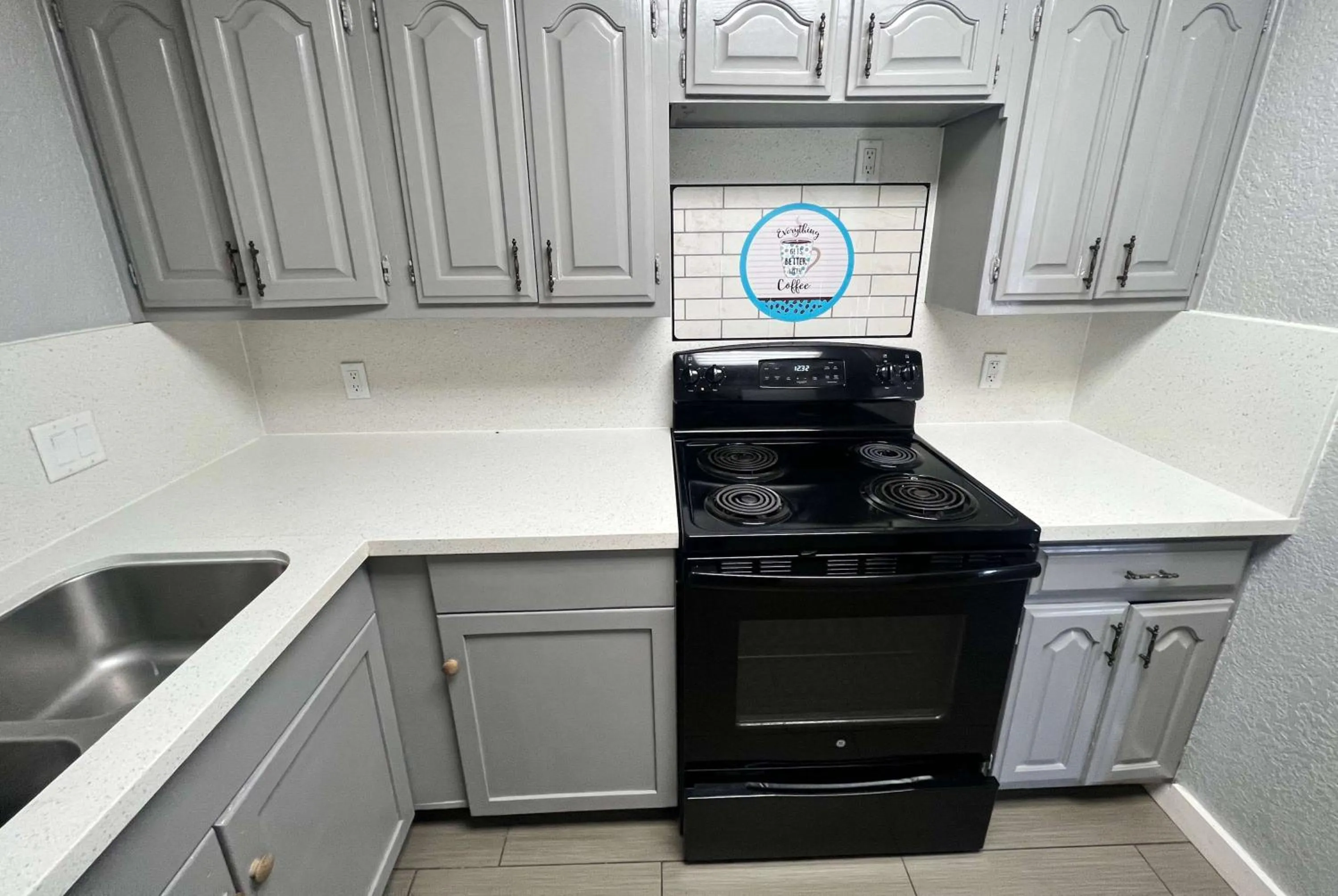 Photo of the whole room in Days Inn by Wyndham Sulphur West