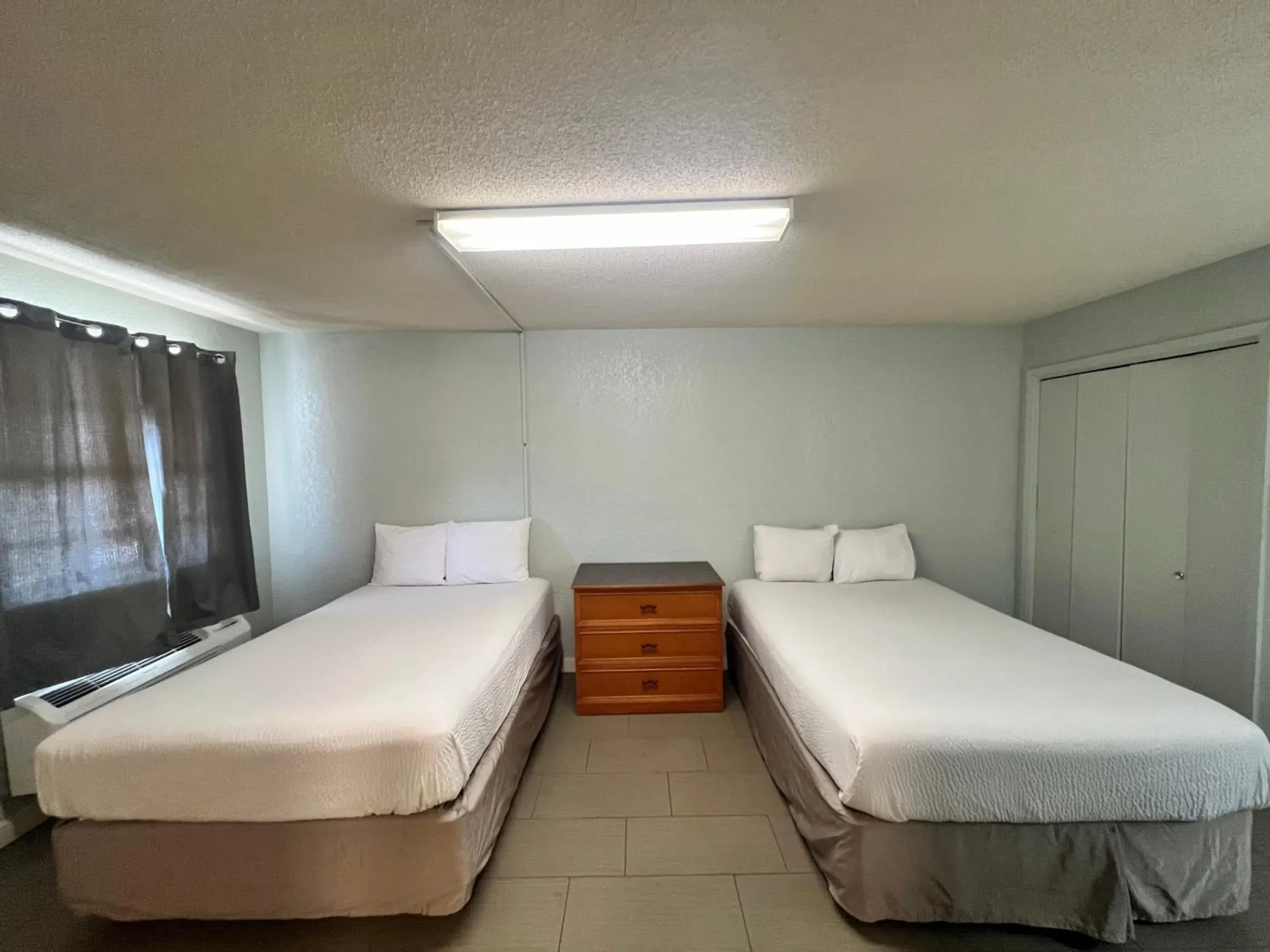 Bed in Days Inn by Wyndham Sulphur West