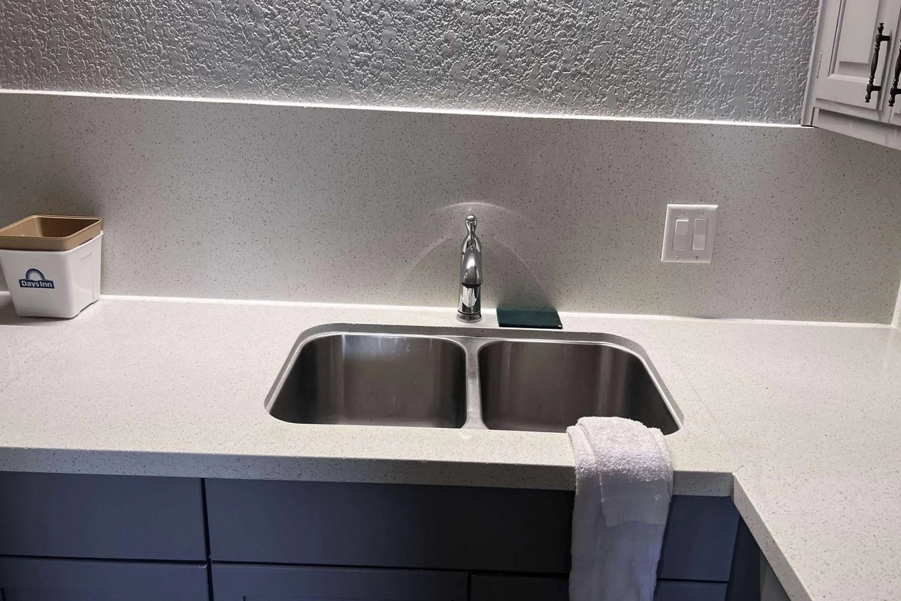 Photo of the whole room in Days Inn by Wyndham Sulphur West