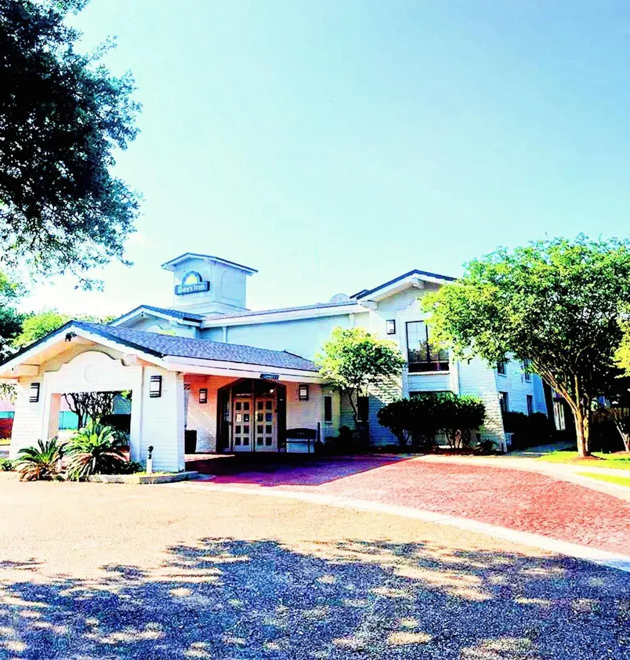 Property Building in Days Inn by Wyndham Sulphur West