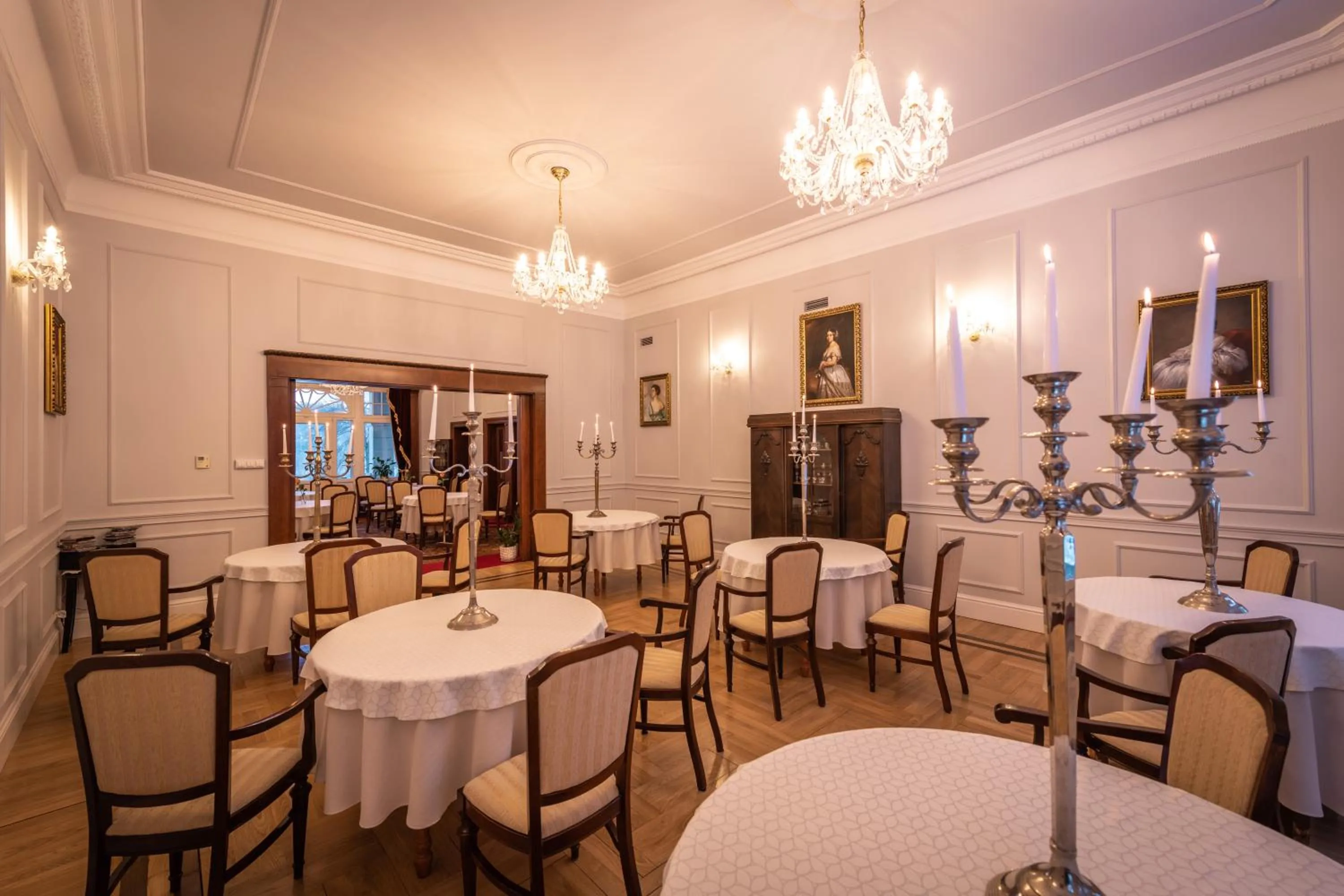 Restaurant/places to eat in Willa Barbara Lądek Zdrój