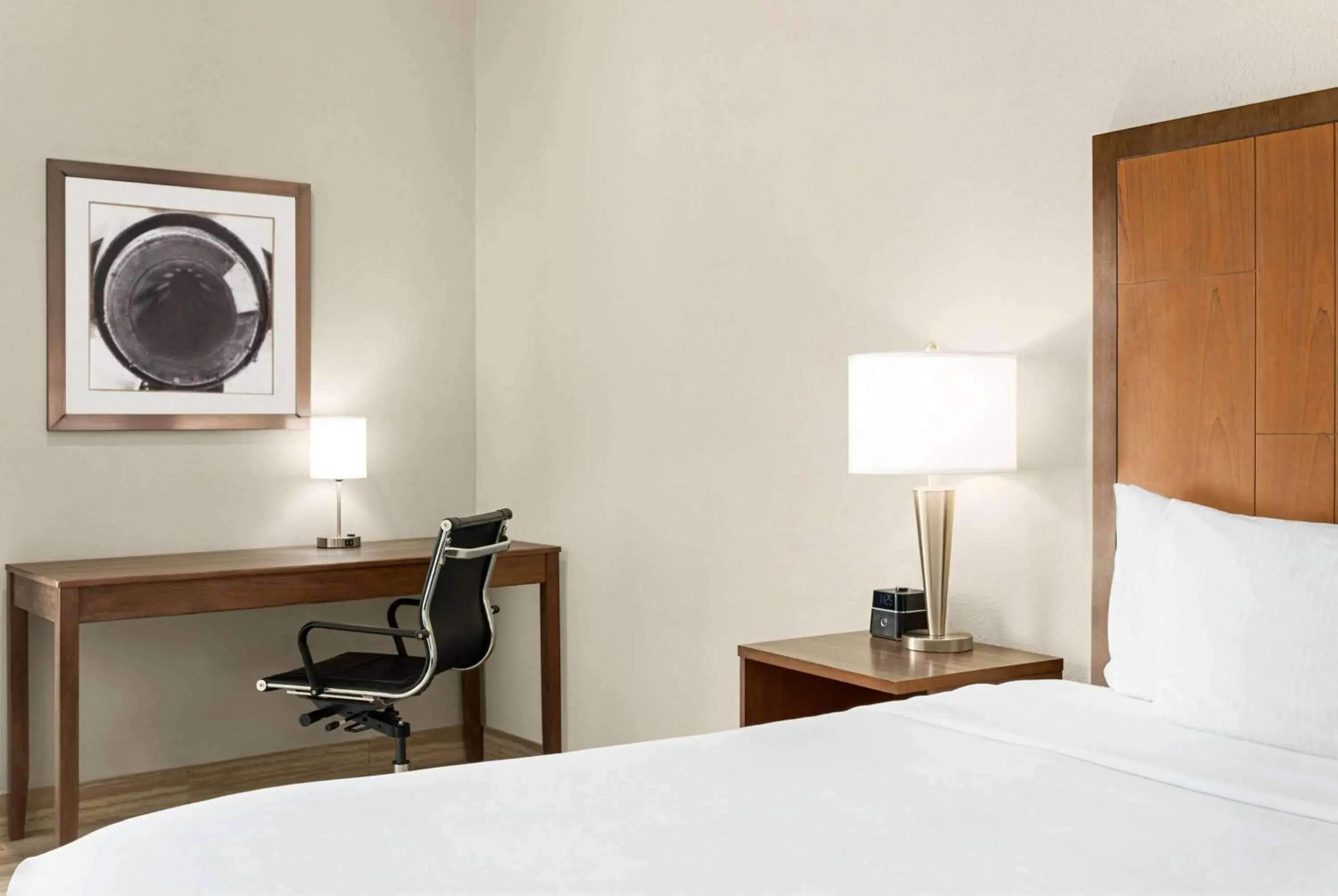 Bed in La Quinta by Wyndham Brownsville North Bed in La Quinta by Wyndham Brownsville North