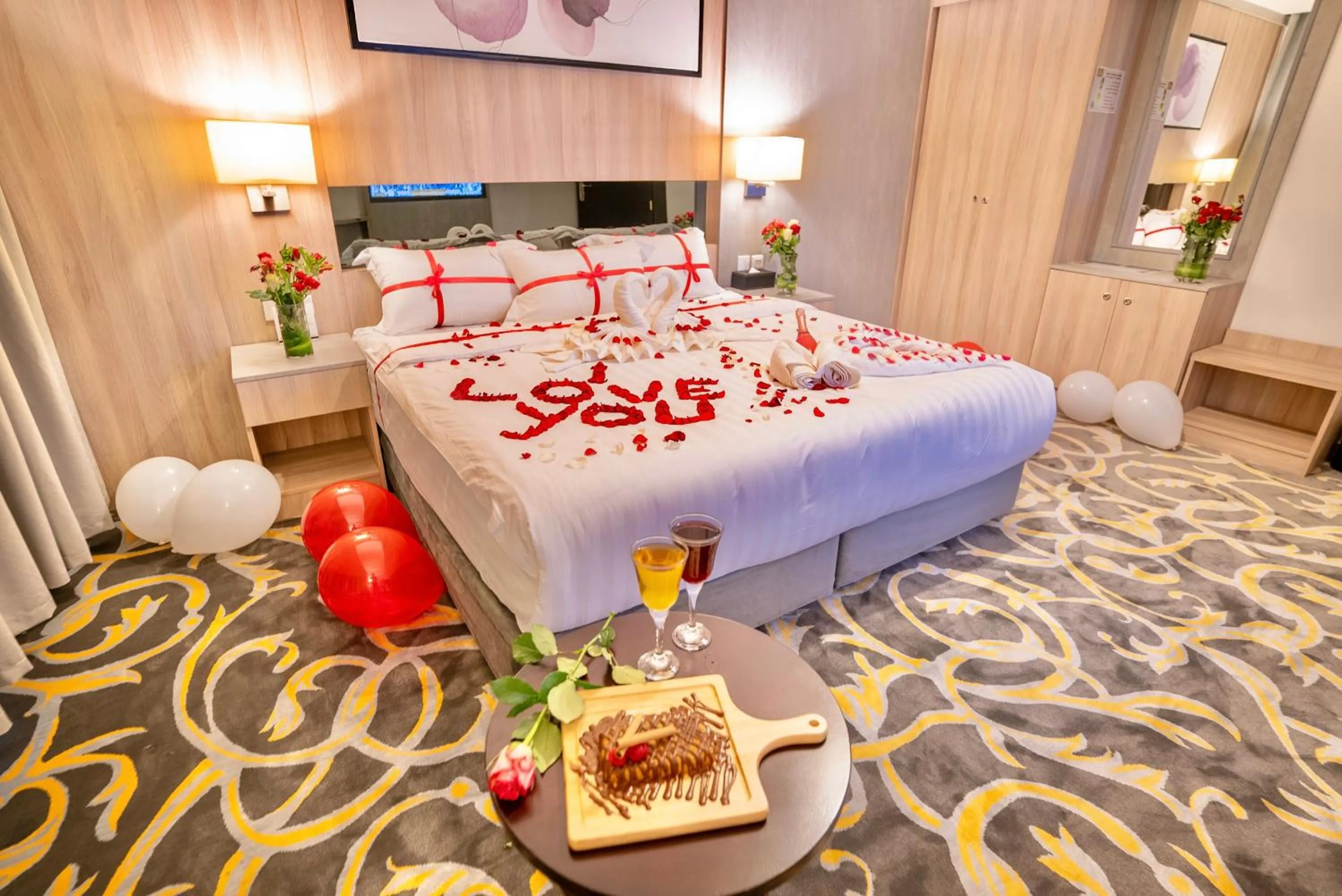 Photo of the whole room, Bed in Laten Suites Serviced Apartment Al Naseem