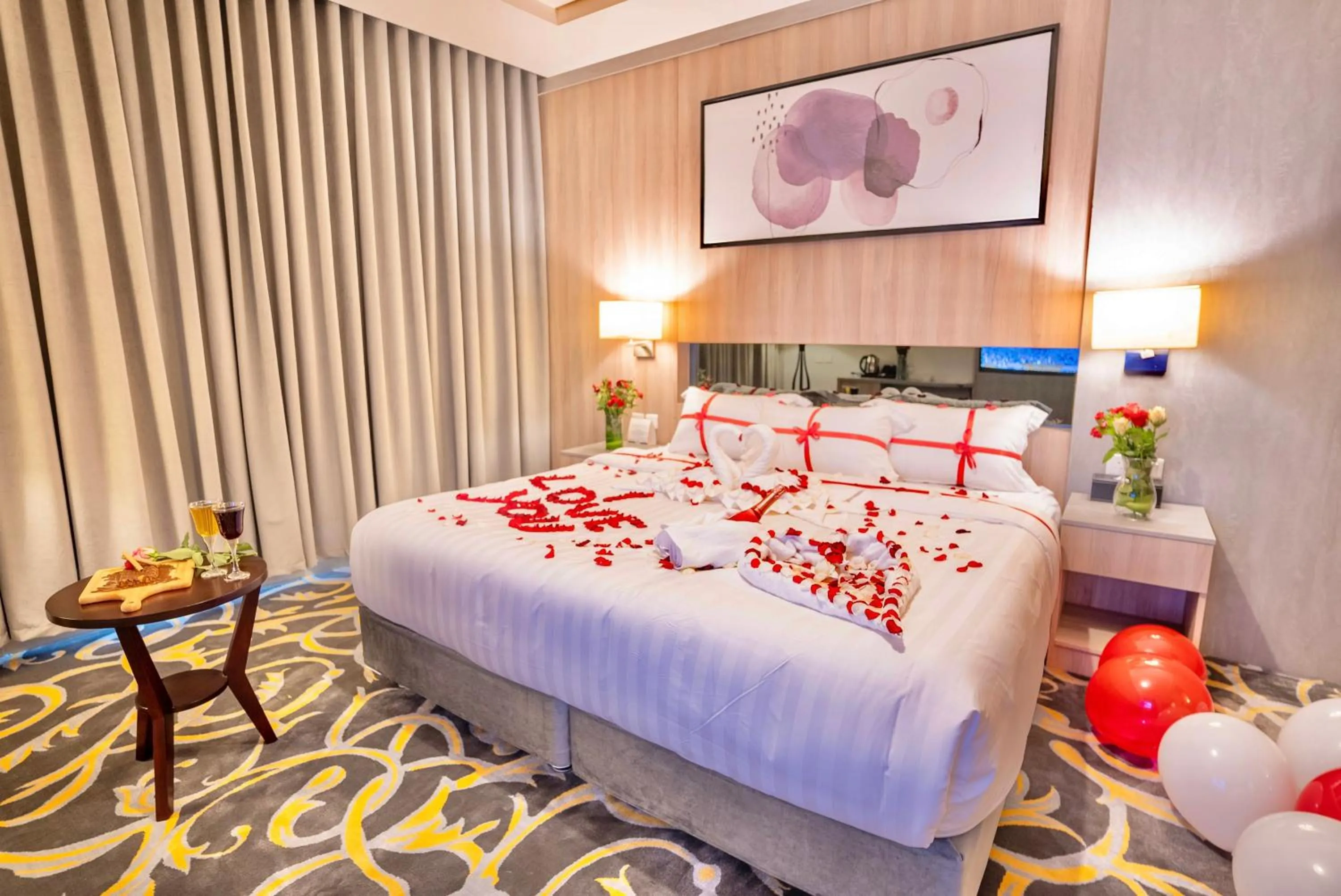 Bed in Laten Suites Serviced Apartment Al Naseem