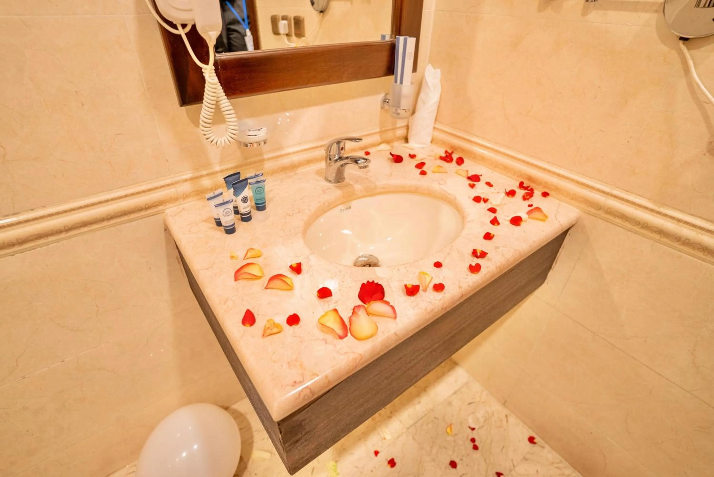 Bathroom in Laten Suites Serviced Apartment Al Naseem