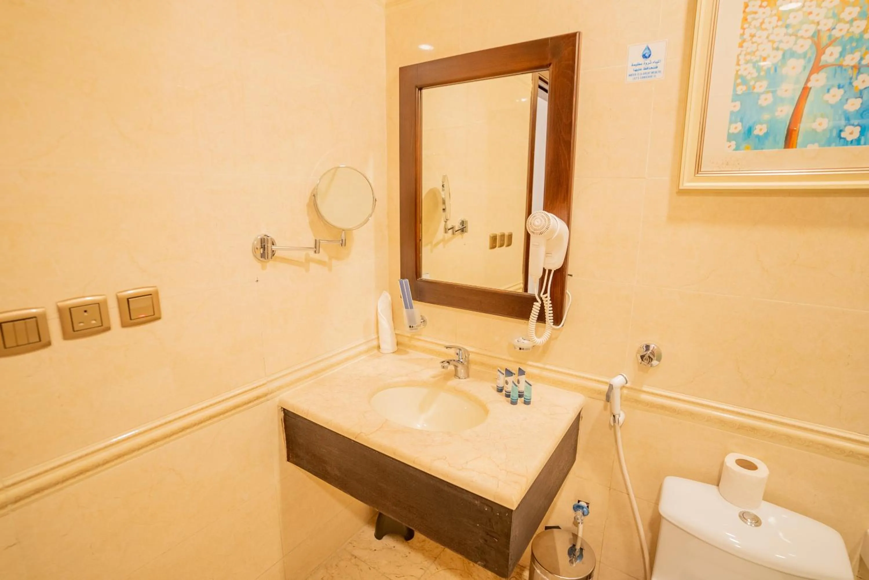 Bathroom in Laten Suites Serviced Apartment Al Naseem