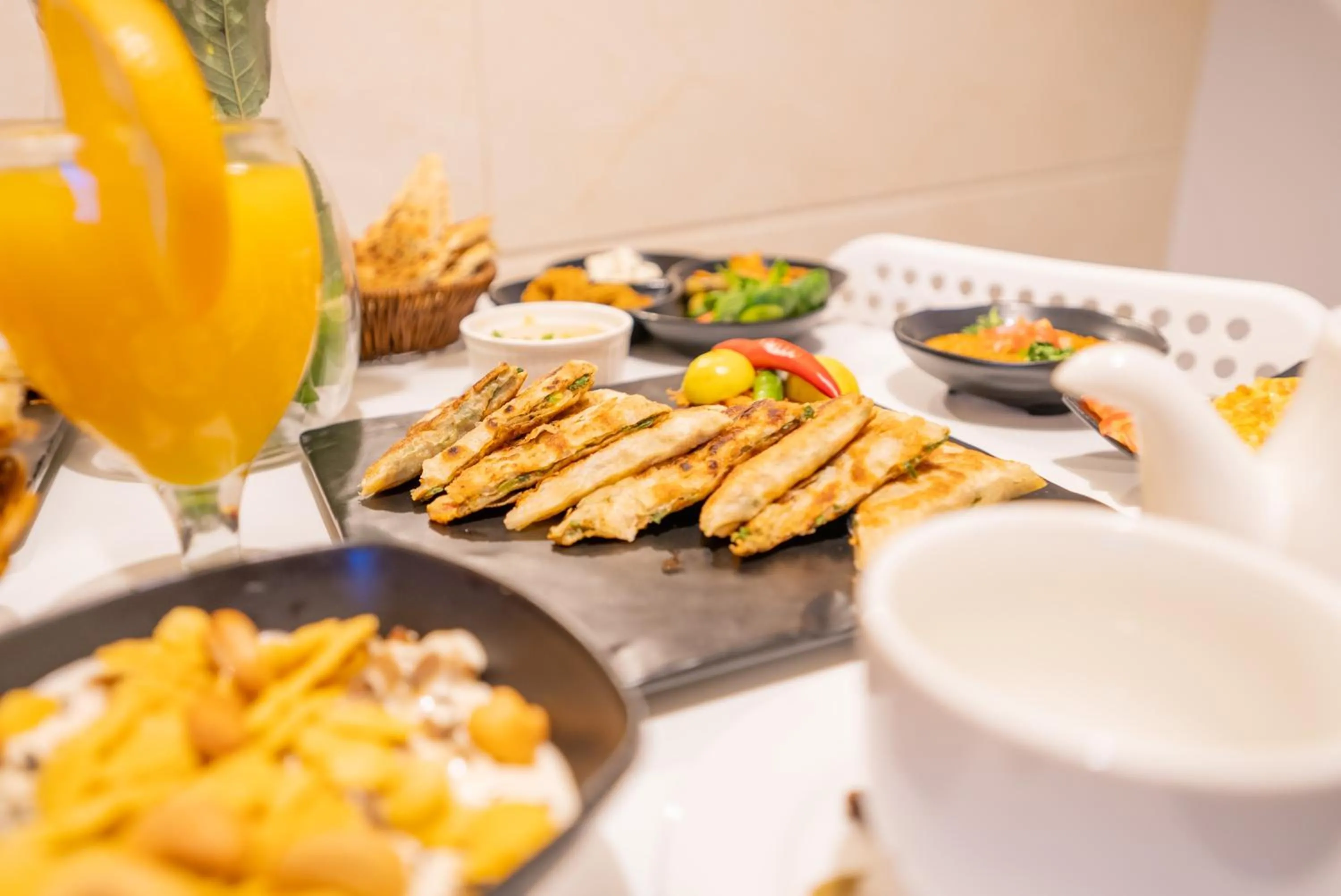 Food in Laten Suites Serviced Apartment Al Naseem