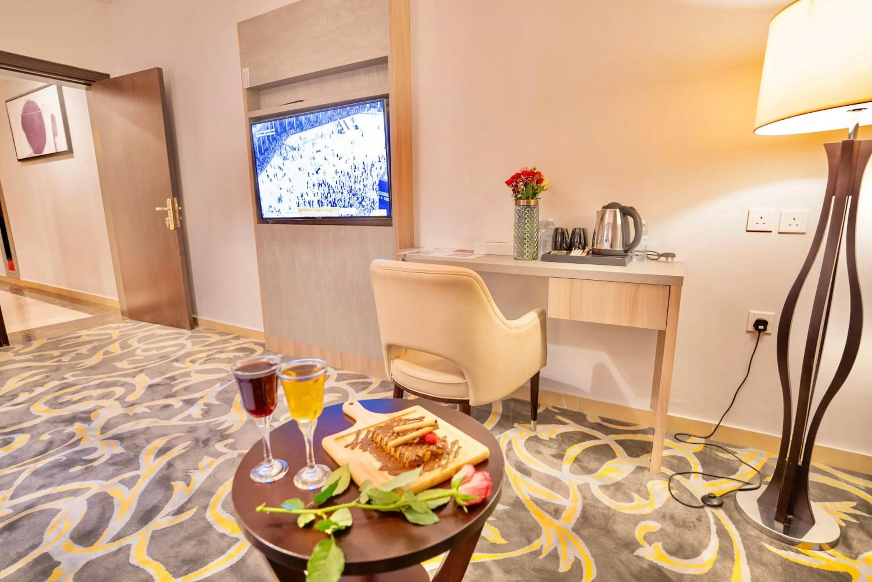 Food and drinks in Laten Suites Serviced Apartment Al Naseem