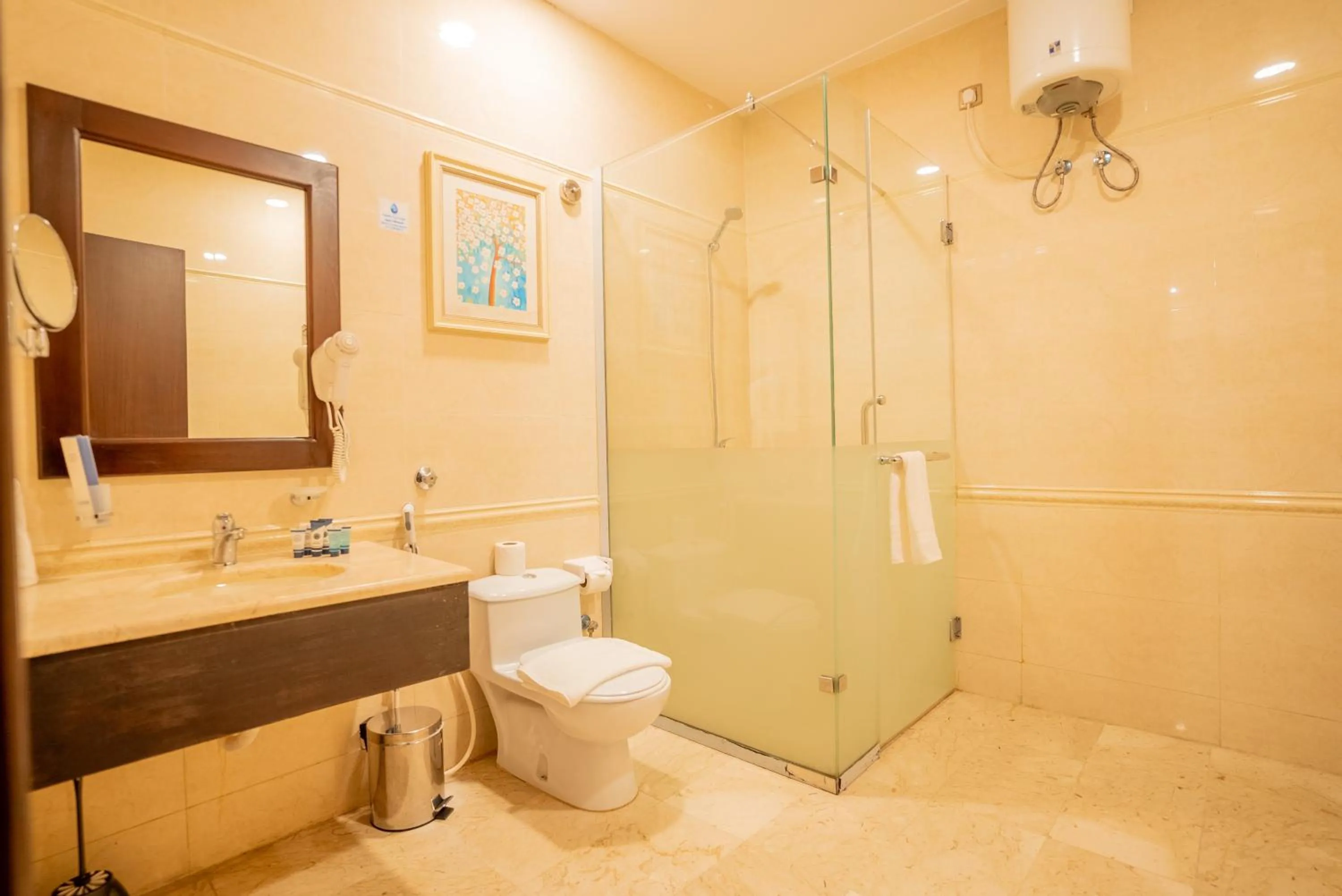 Bathroom in Laten Suites Serviced Apartment Al Naseem