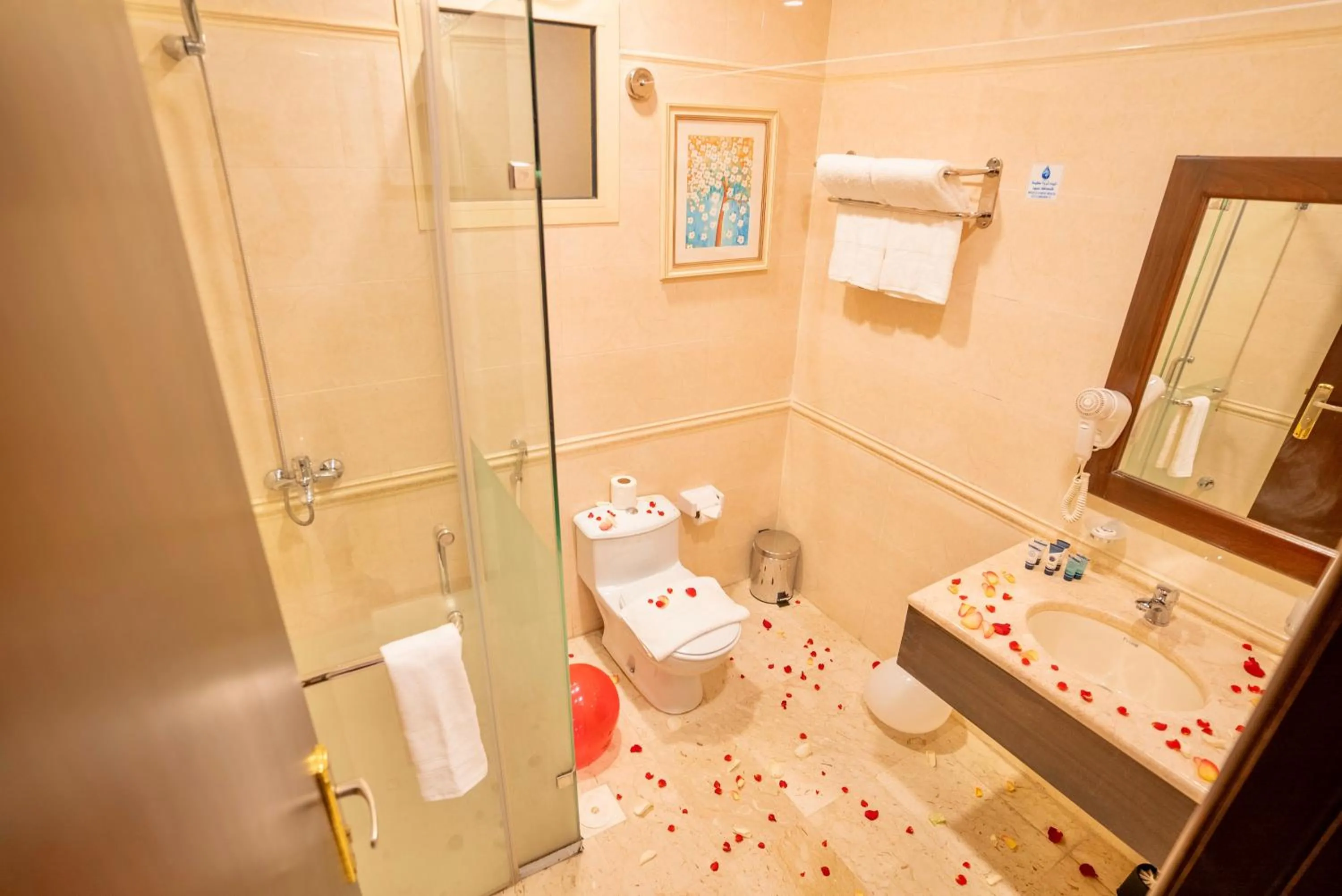 Bathroom in Laten Suites Serviced Apartment Al Naseem