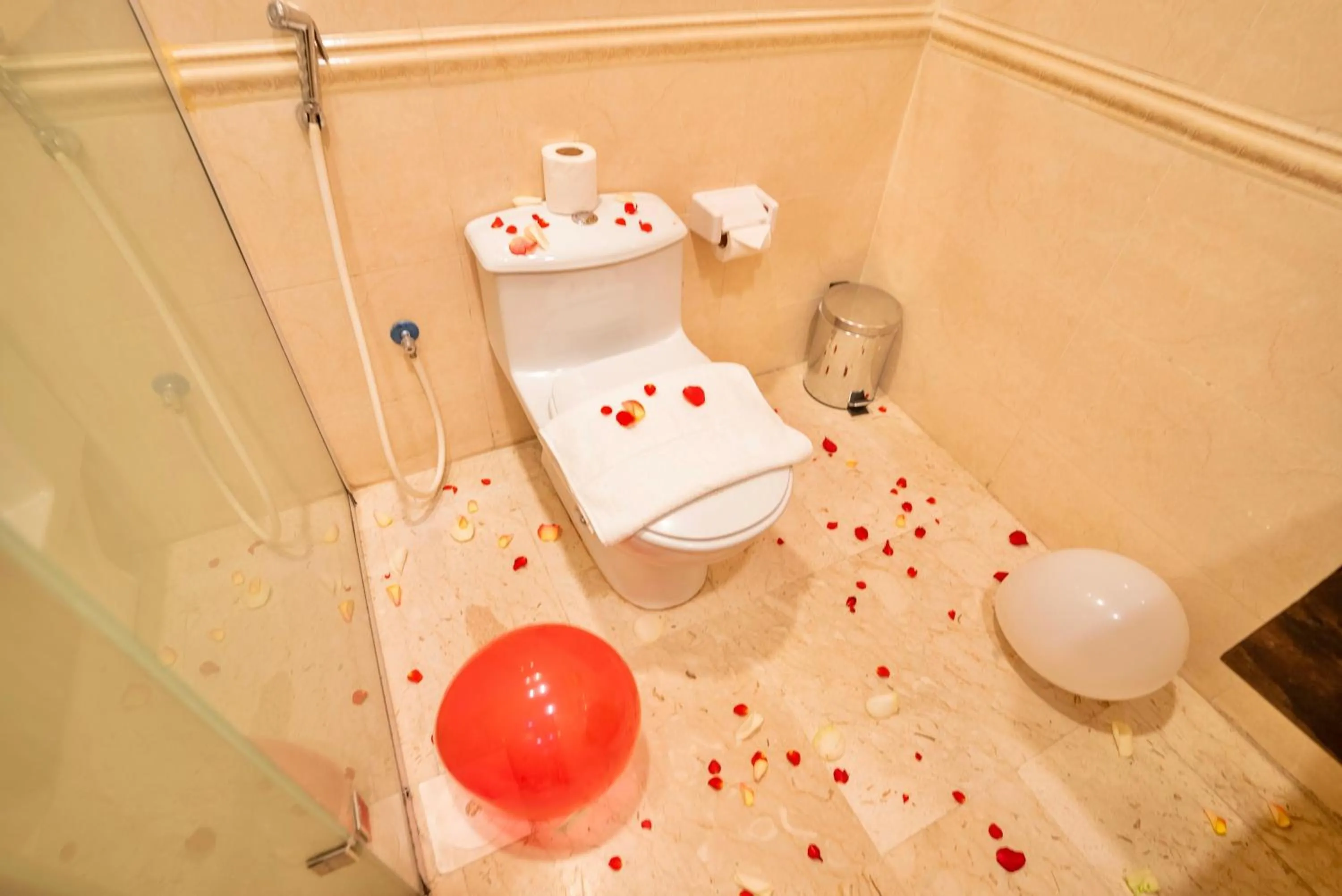 Bathroom in Laten Suites Serviced Apartment Al Naseem