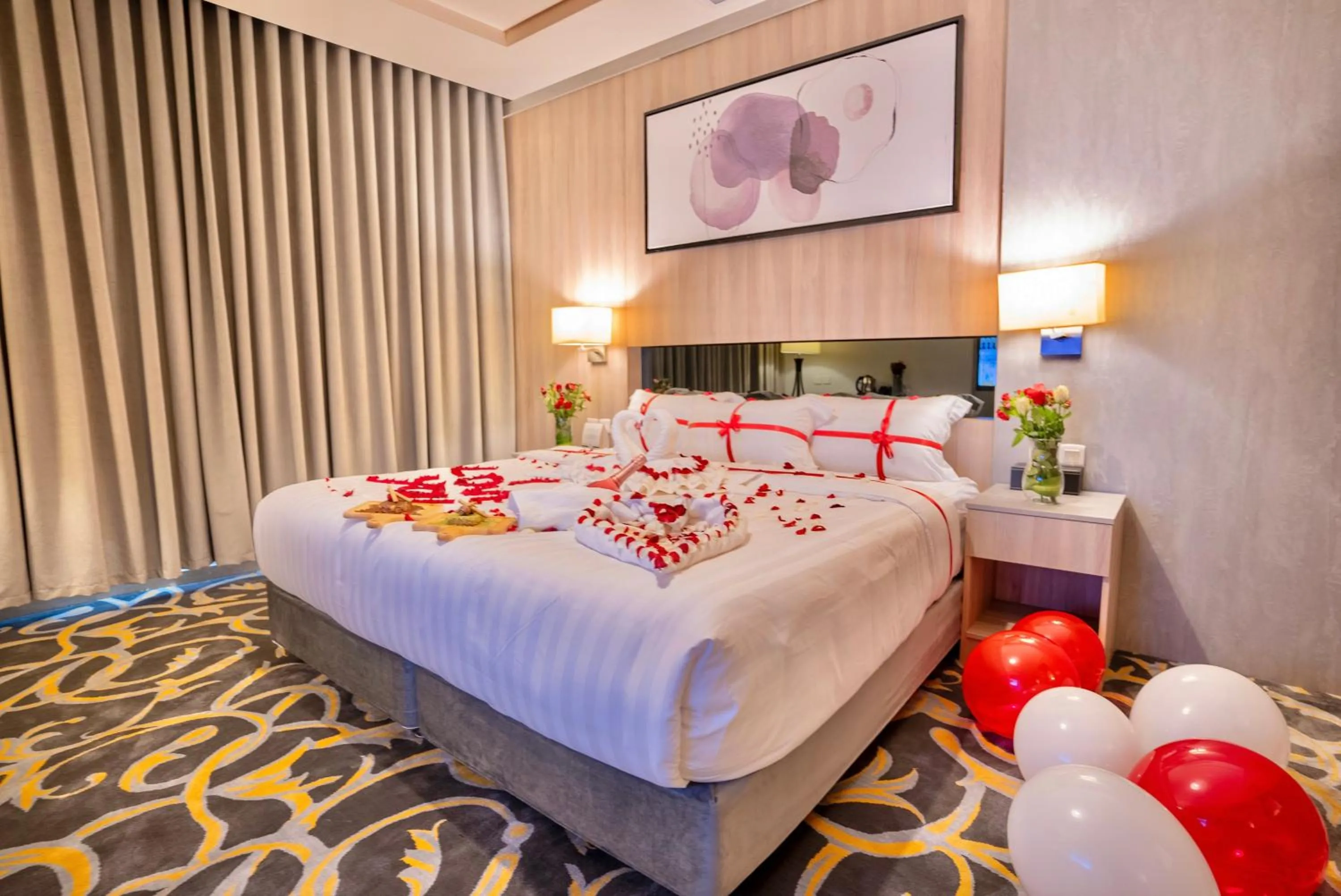 Bed in Laten Suites Serviced Apartment Al Naseem
