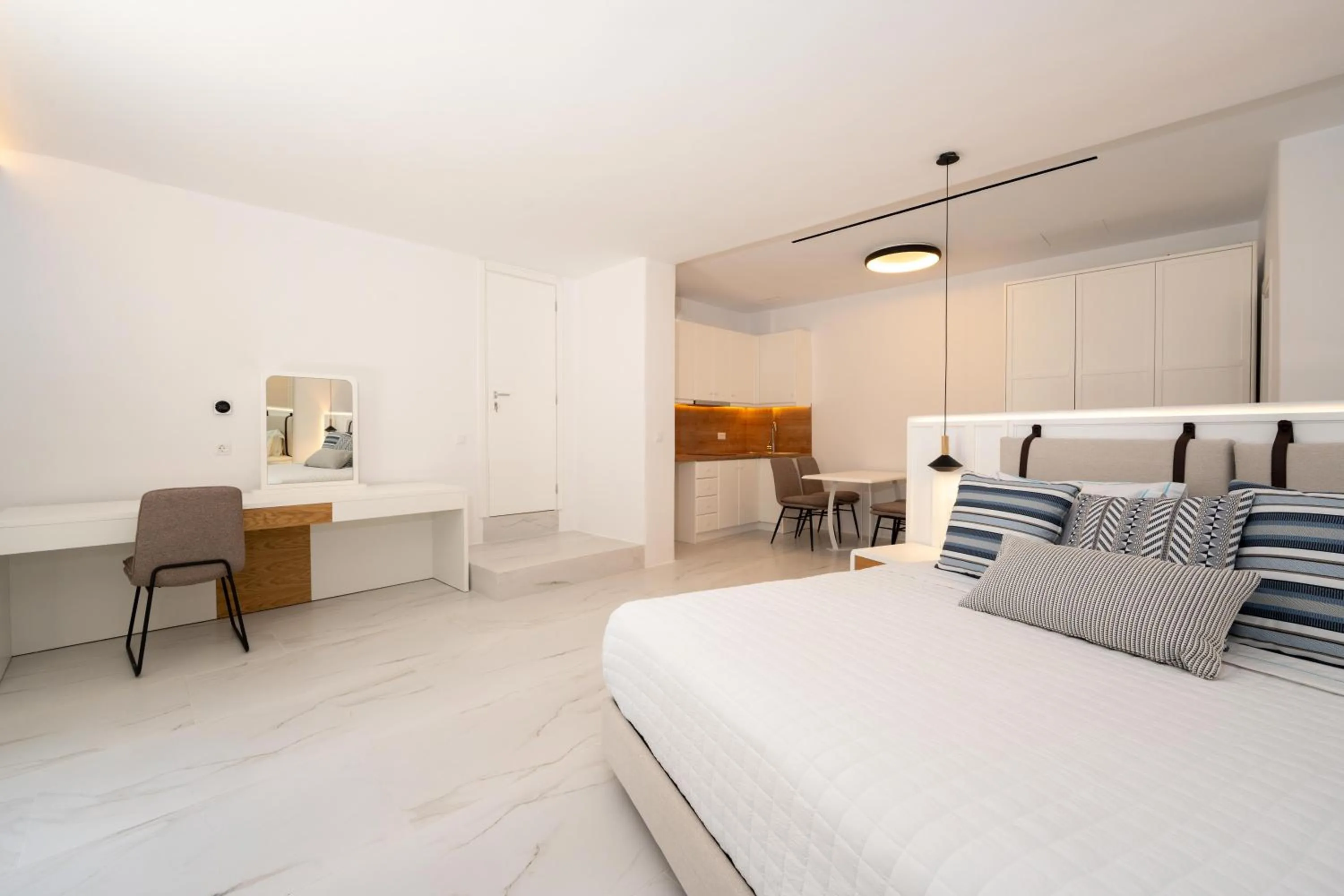 Arcs Suites & Residences