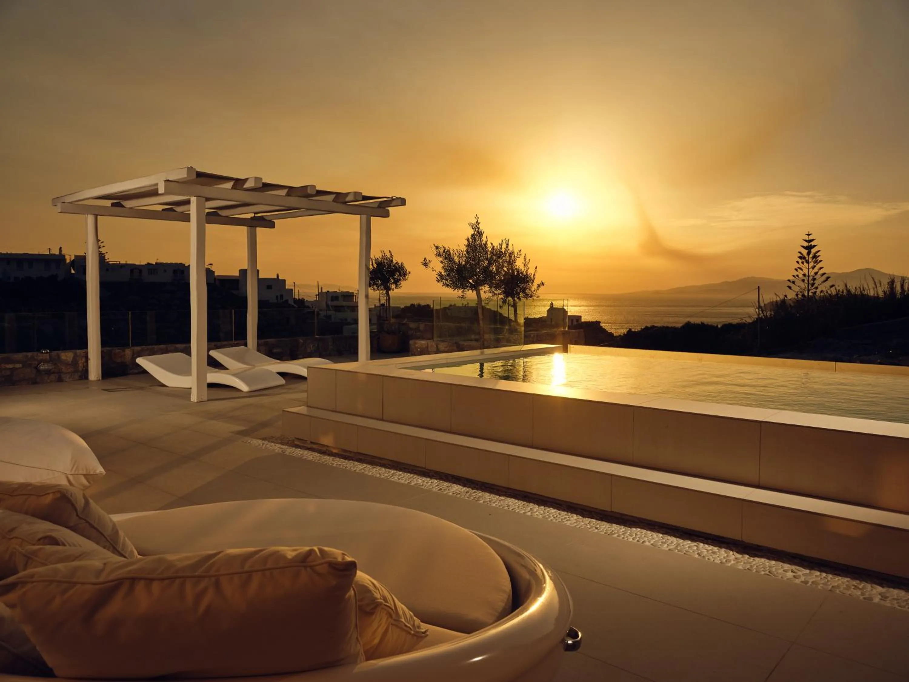 Arcs Suites & Residences