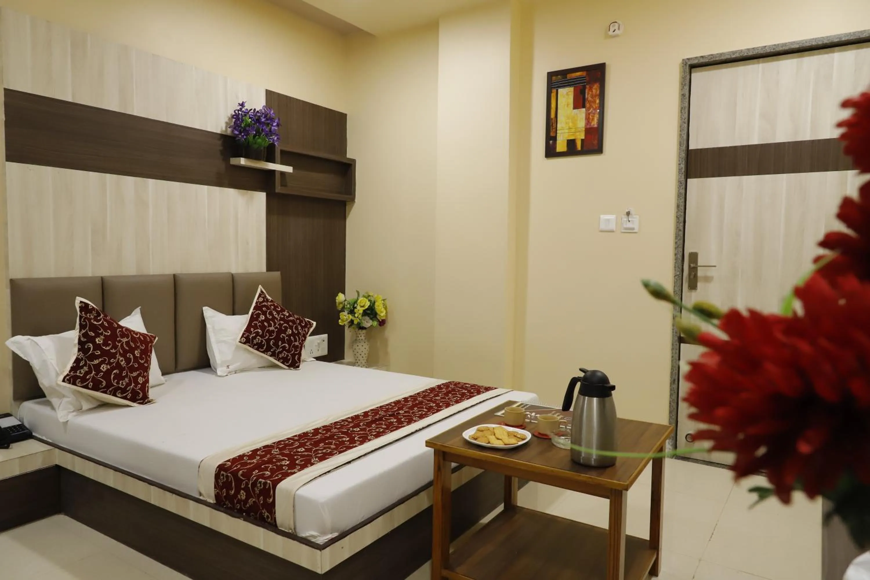 Bedroom, Bed in Hotel Royal Suites