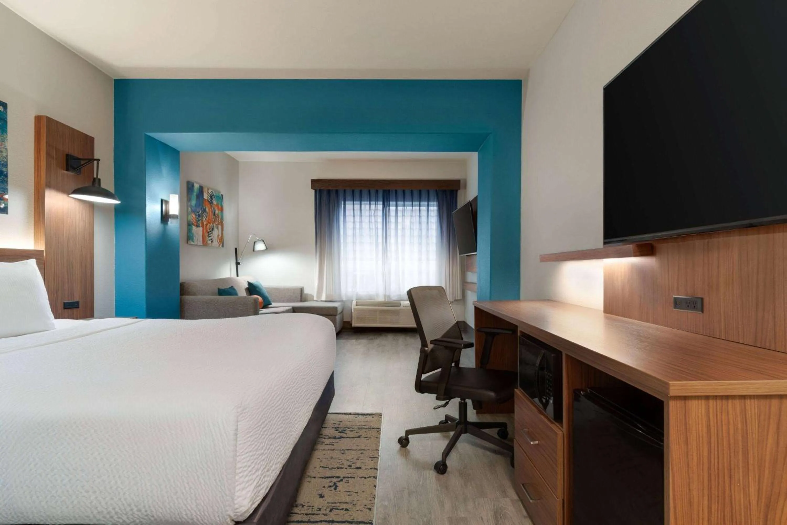 Photo of the whole room, Bed in La Quinta by Wyndham Stephenville