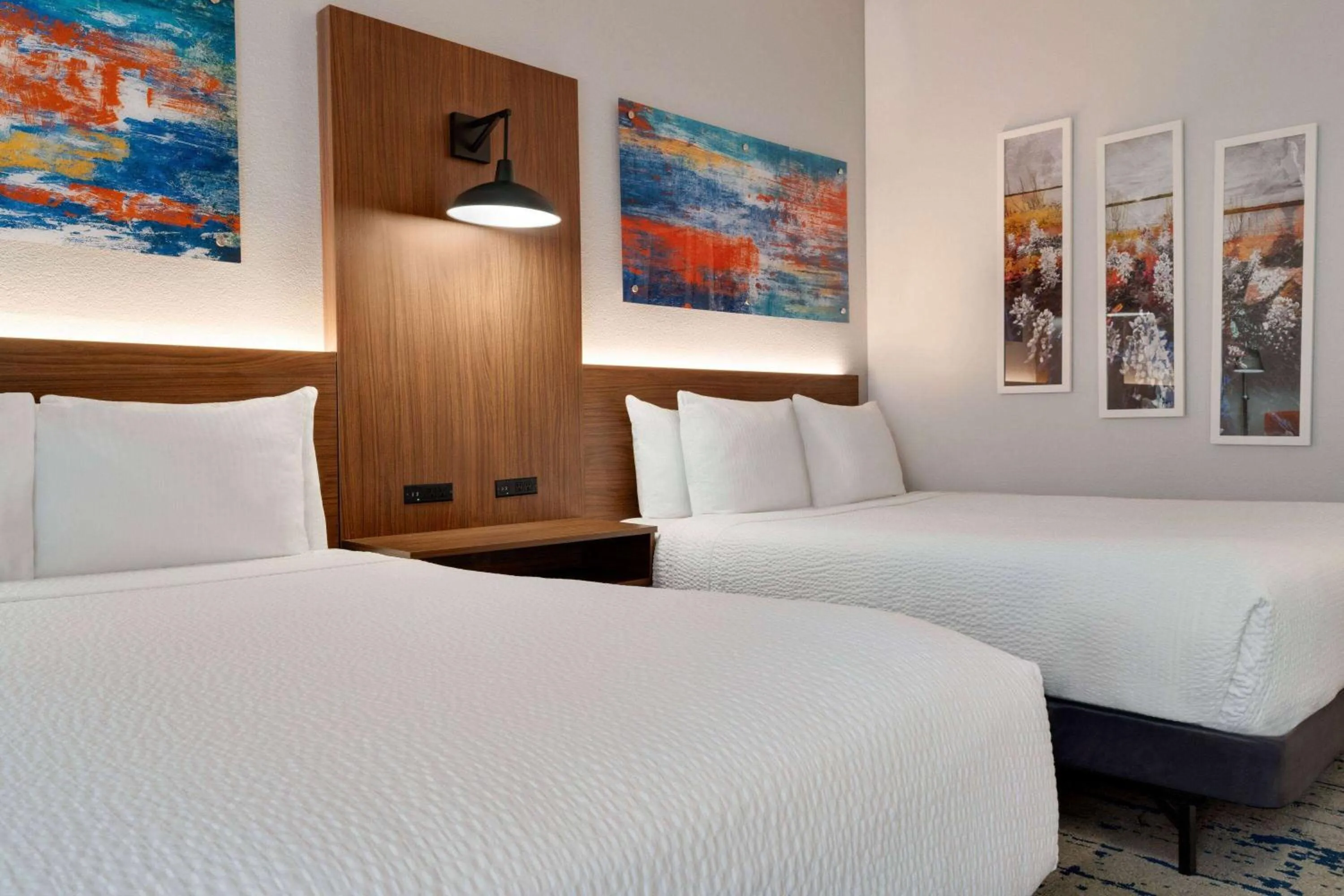 Photo of the whole room, Bed in La Quinta by Wyndham Stephenville