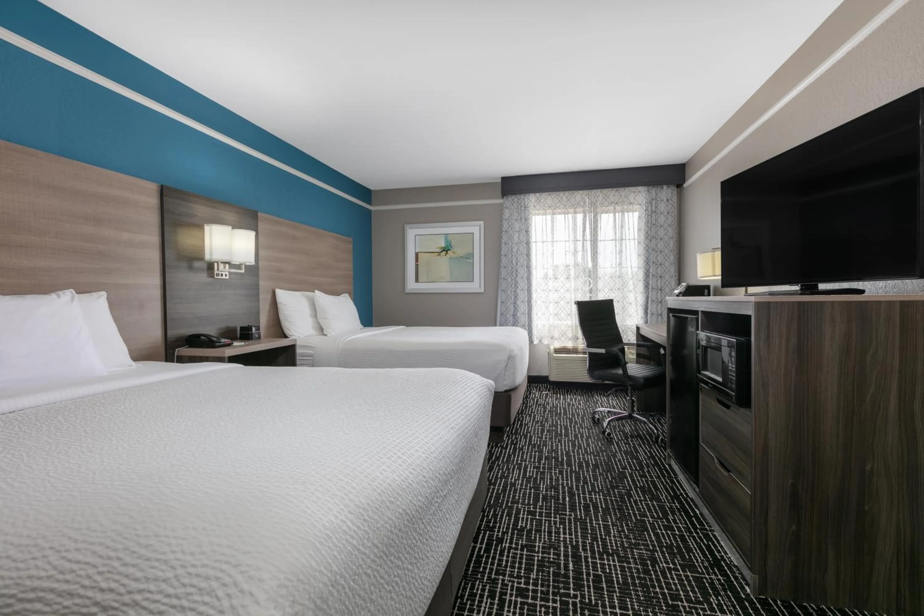 Bedroom, Bed in La Quinta by Wyndham Weatherford