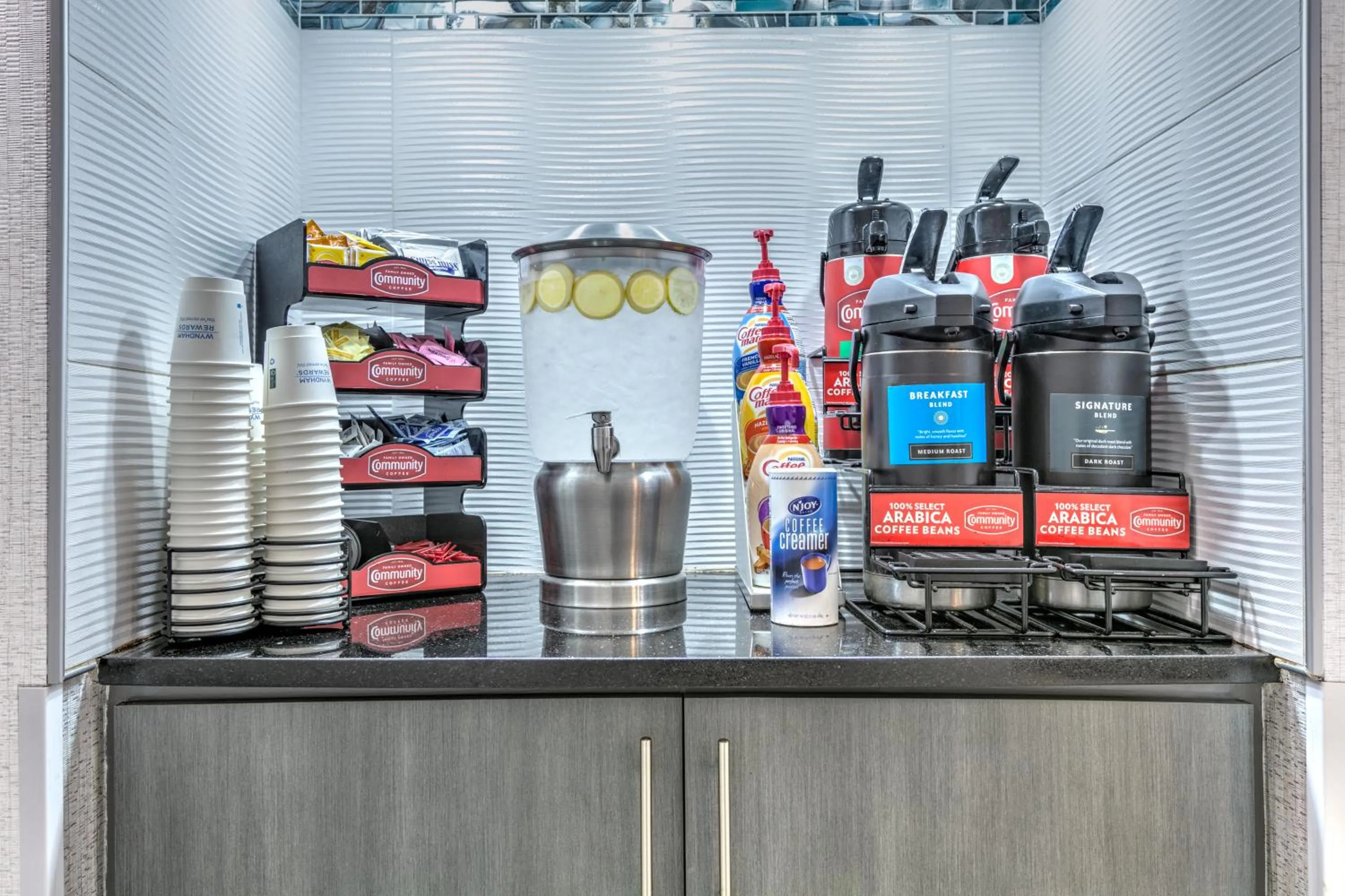 Coffee/tea facilities in La Quinta by Wyndham Weatherford