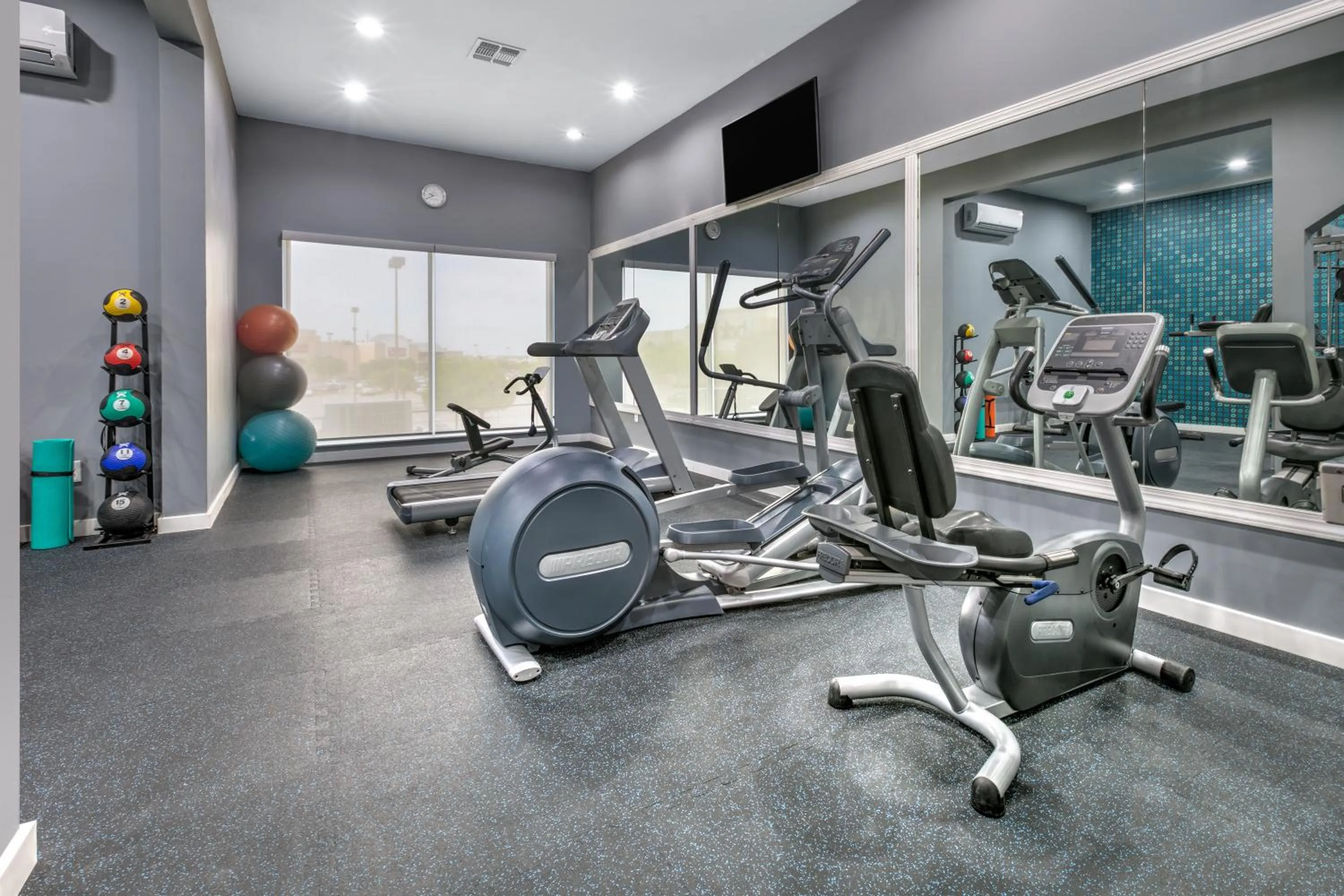 Fitness centre/facilities in La Quinta by Wyndham Weatherford