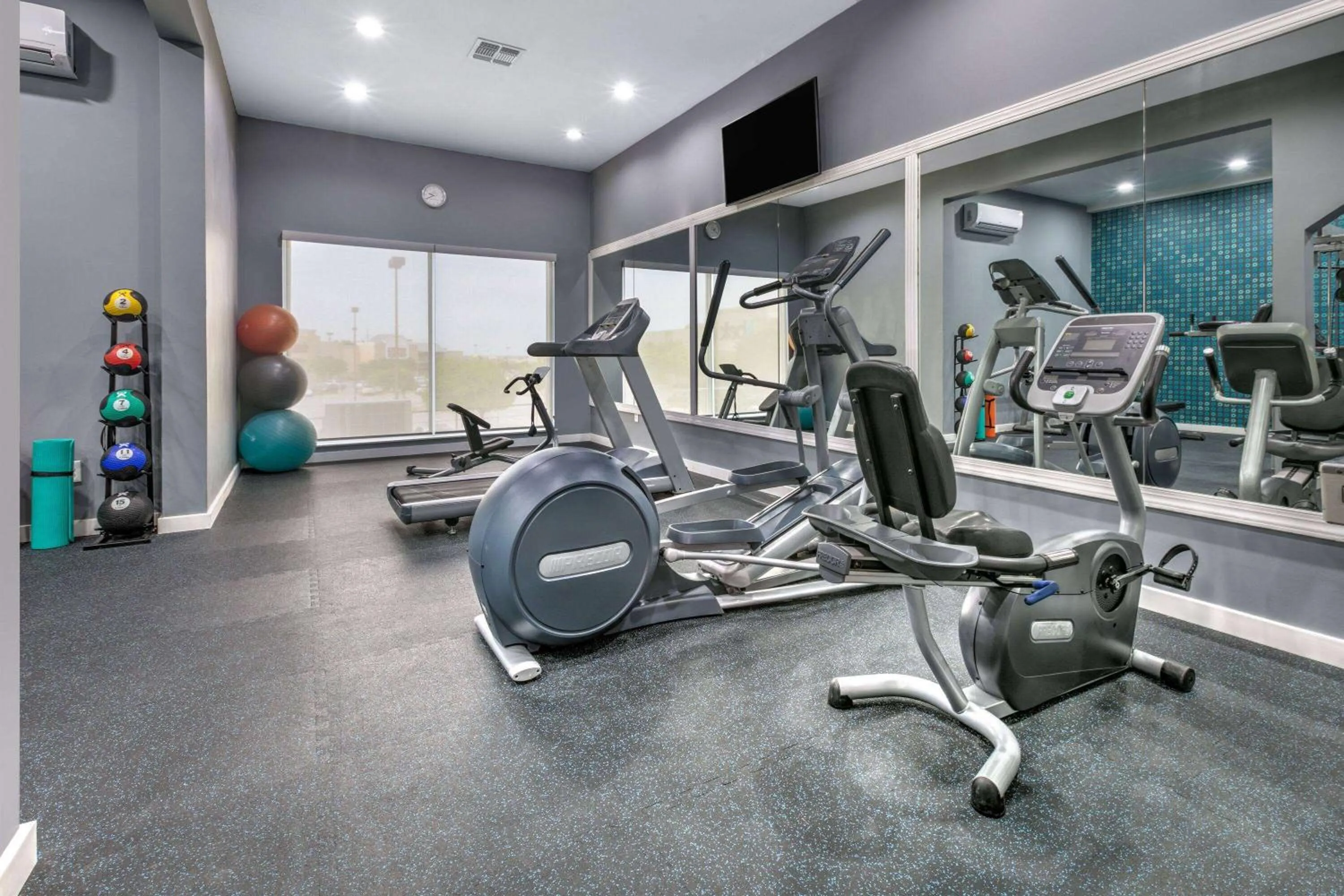Fitness centre/facilities in La Quinta by Wyndham Weatherford