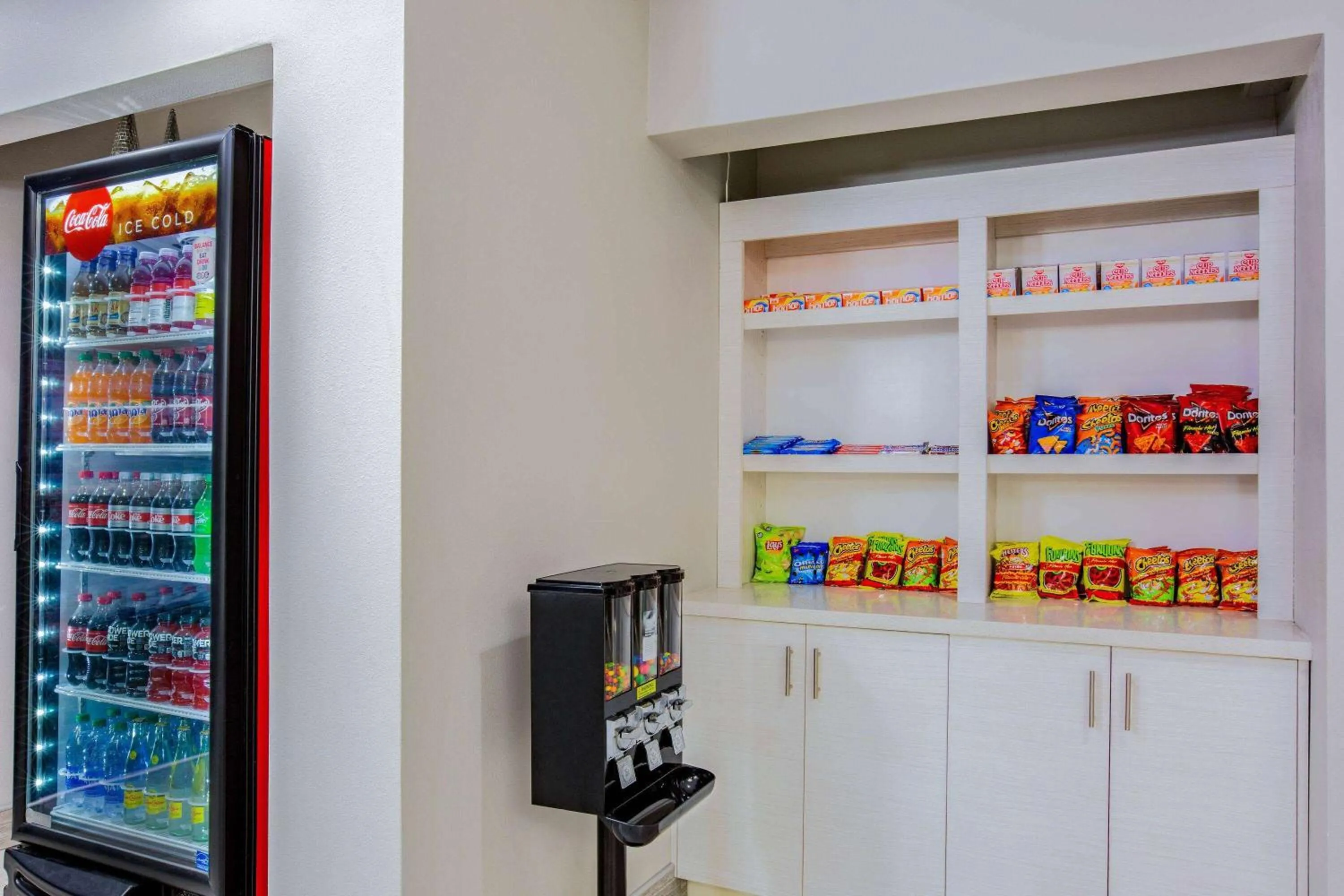 Food and drinks in La Quinta by Wyndham Mission at West McAllen