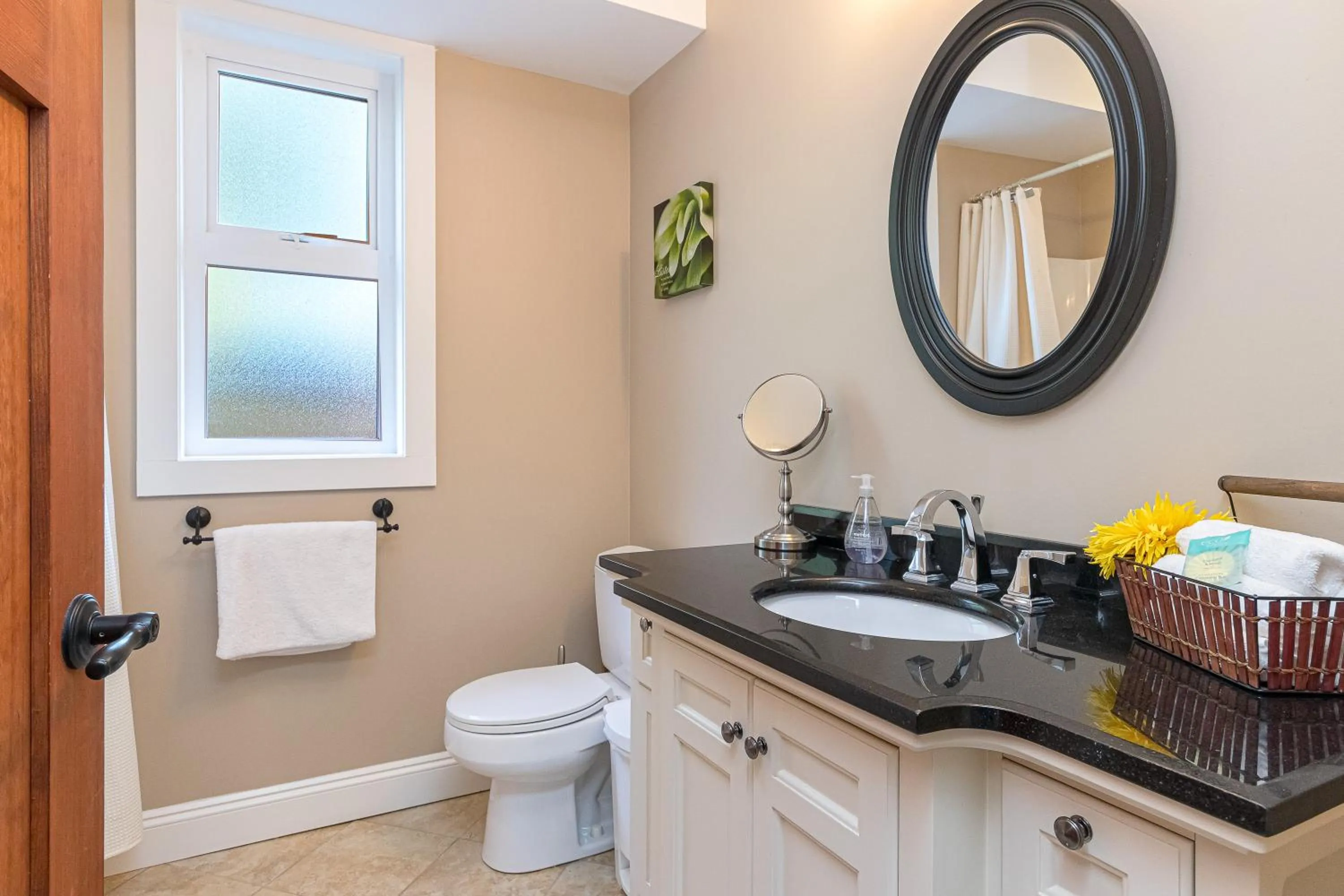 Bathroom in Shawnigan Suite B & B