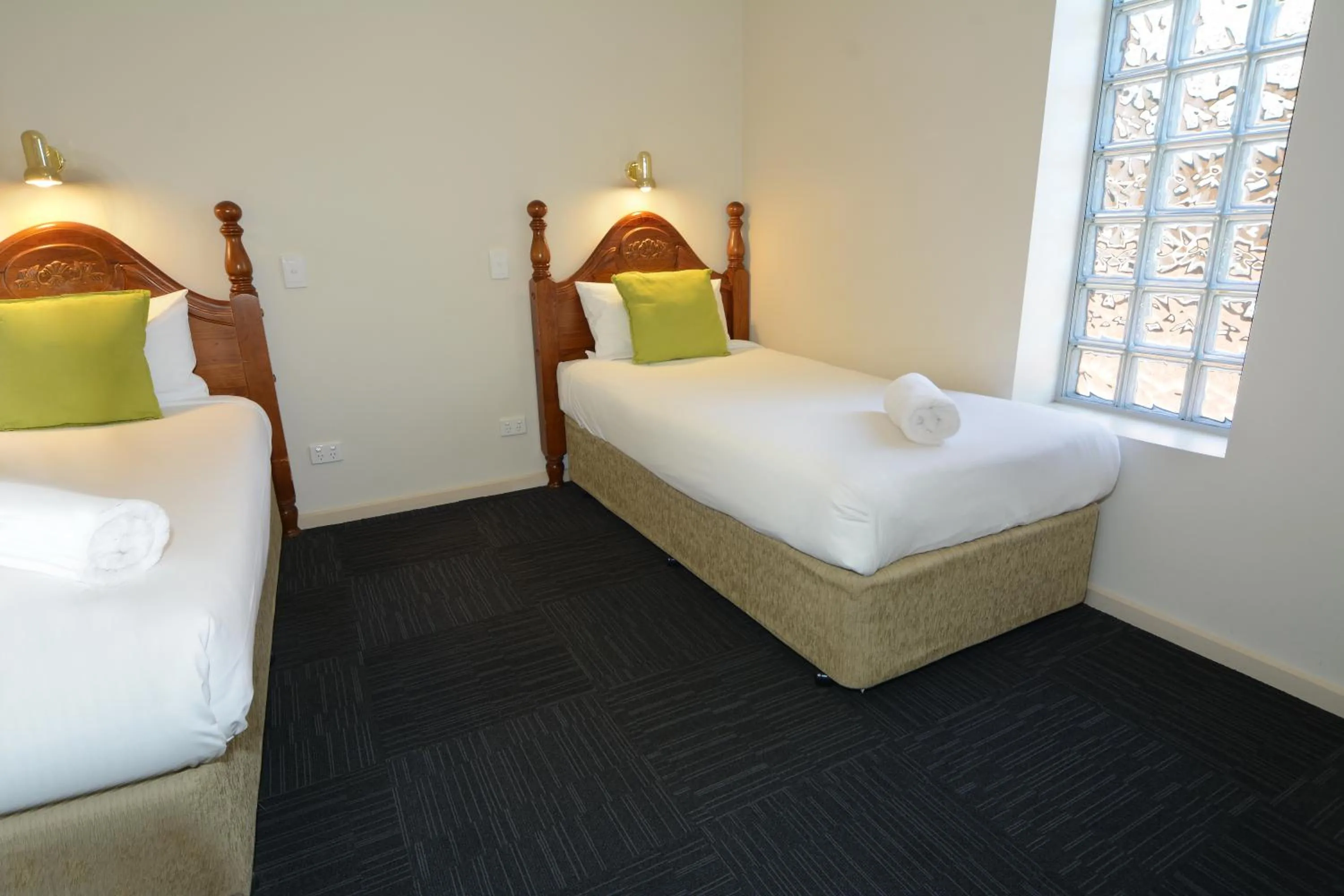 Bedroom, Bed in City Centre Motel