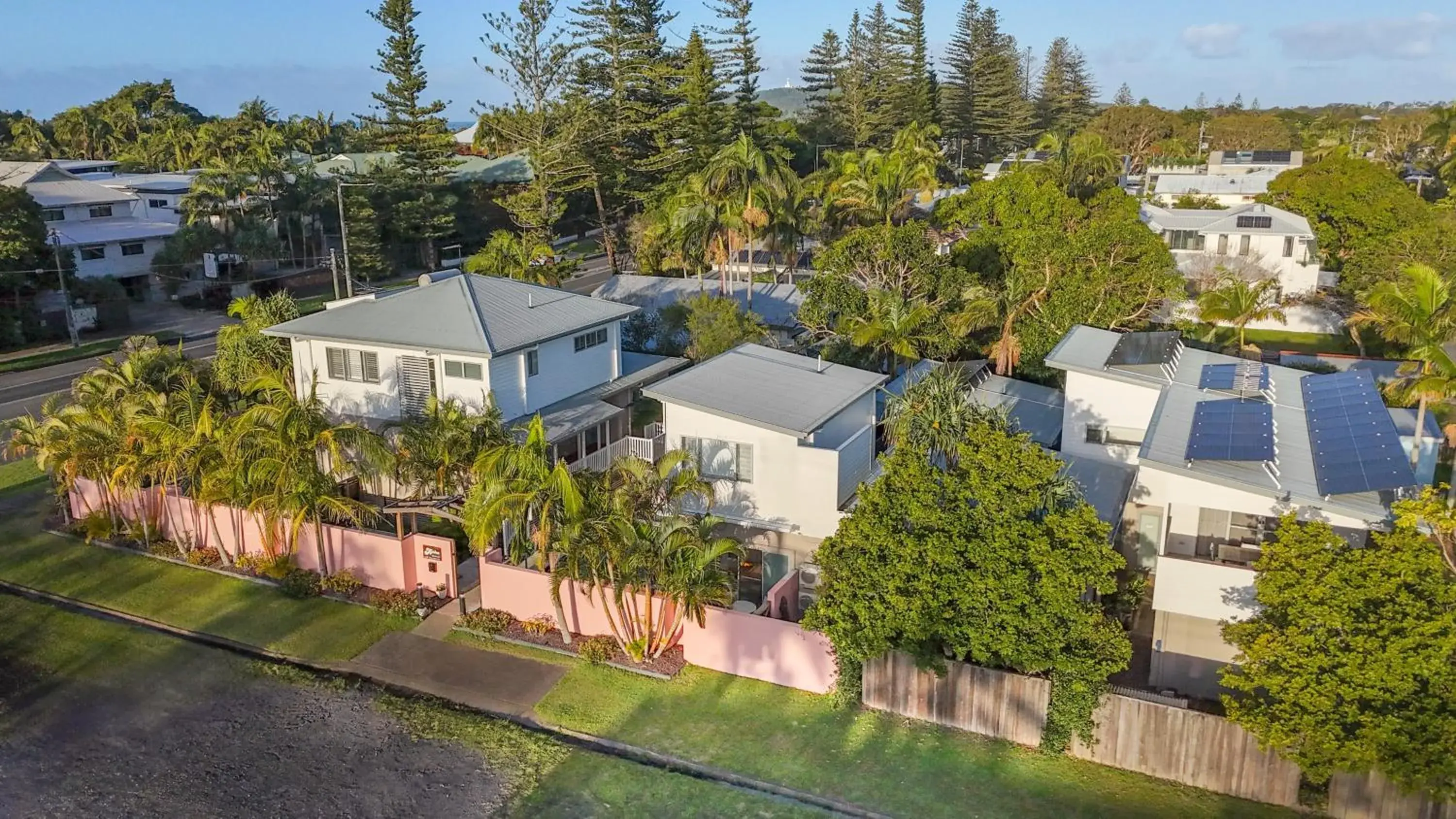 Property building in Aloha Byron Bay Property building in Aloha Byron Bay