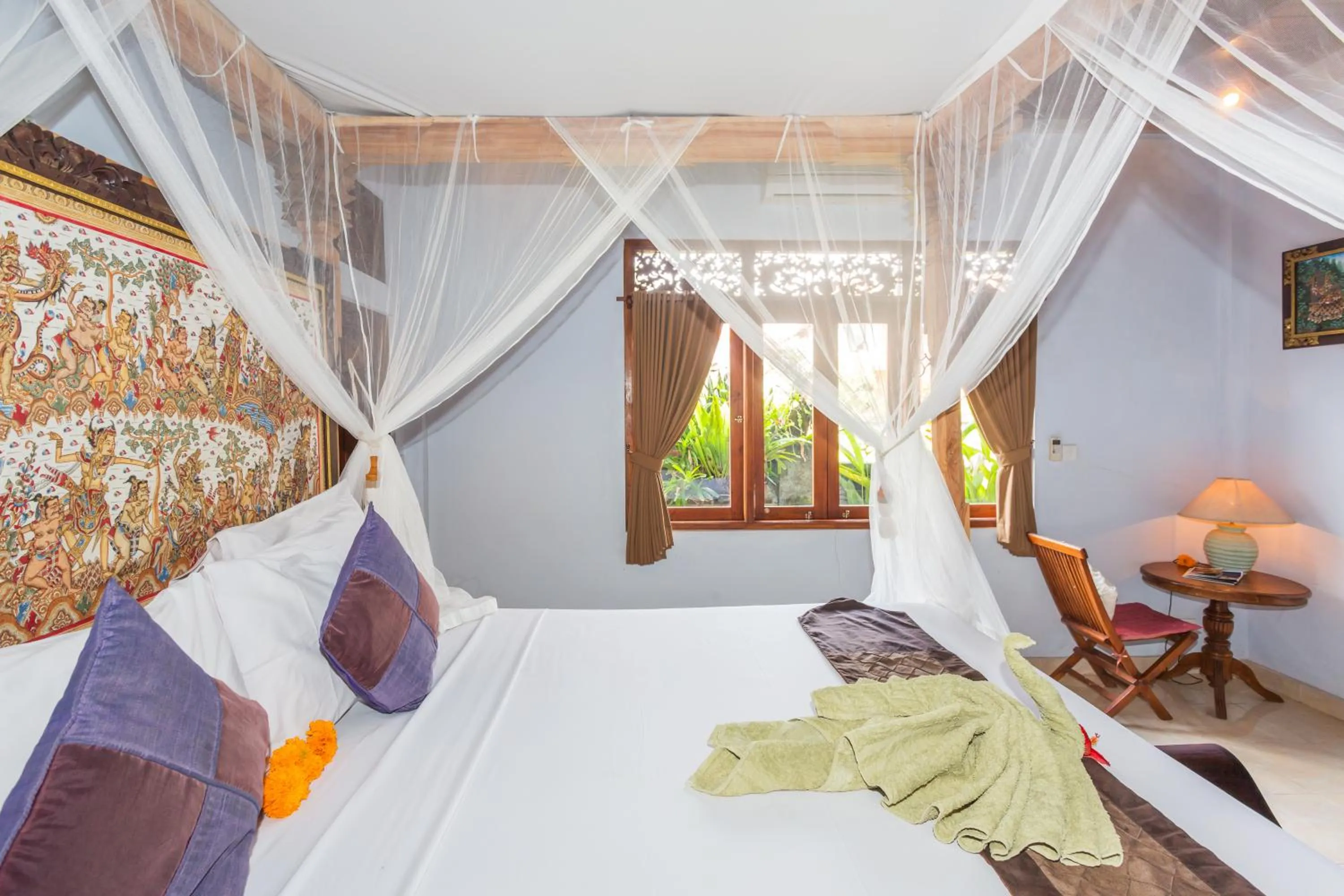 Photo of the whole room, Bed in Bali Moon Guest House