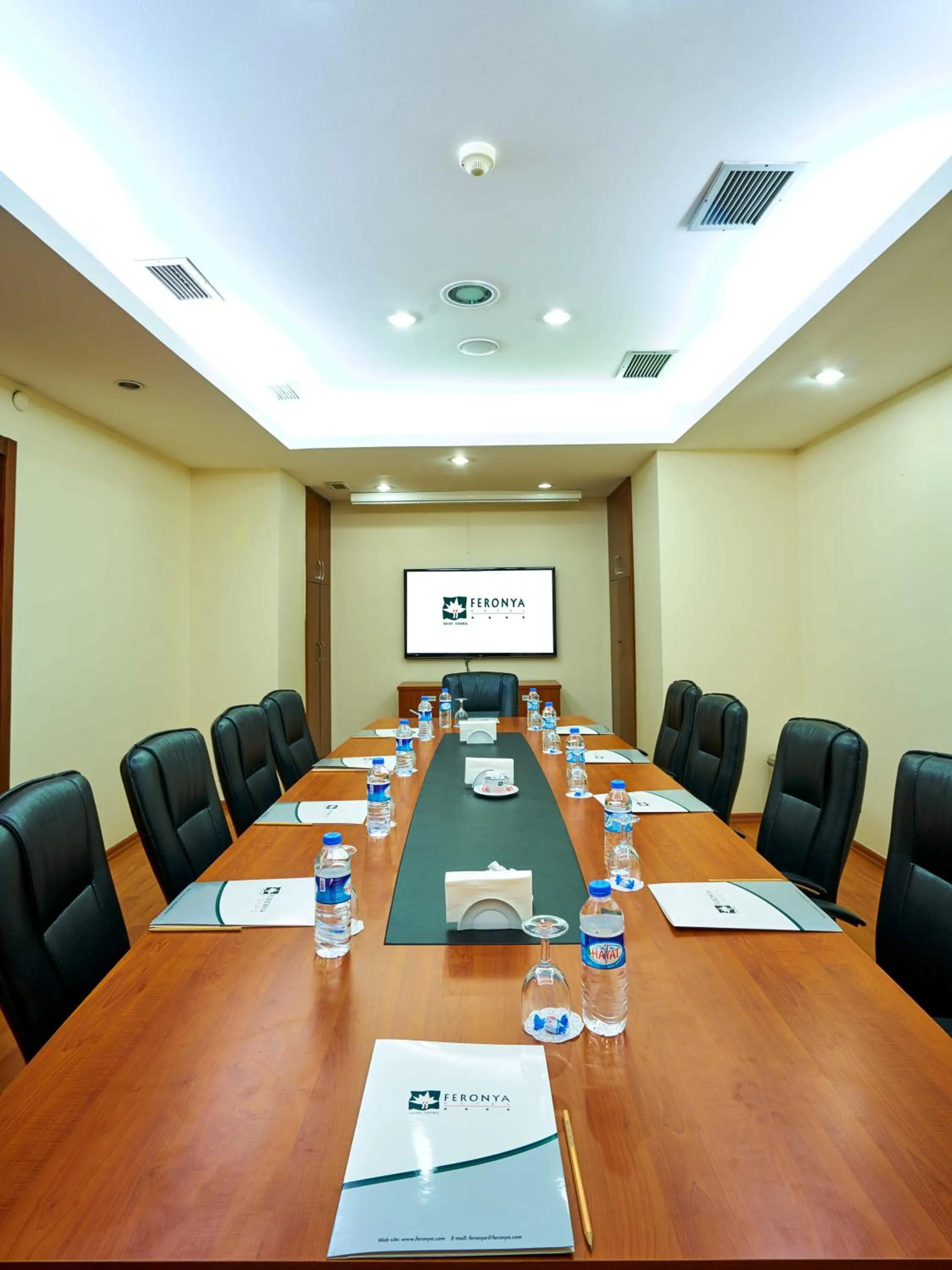 Business facilities in Feronya Hotel