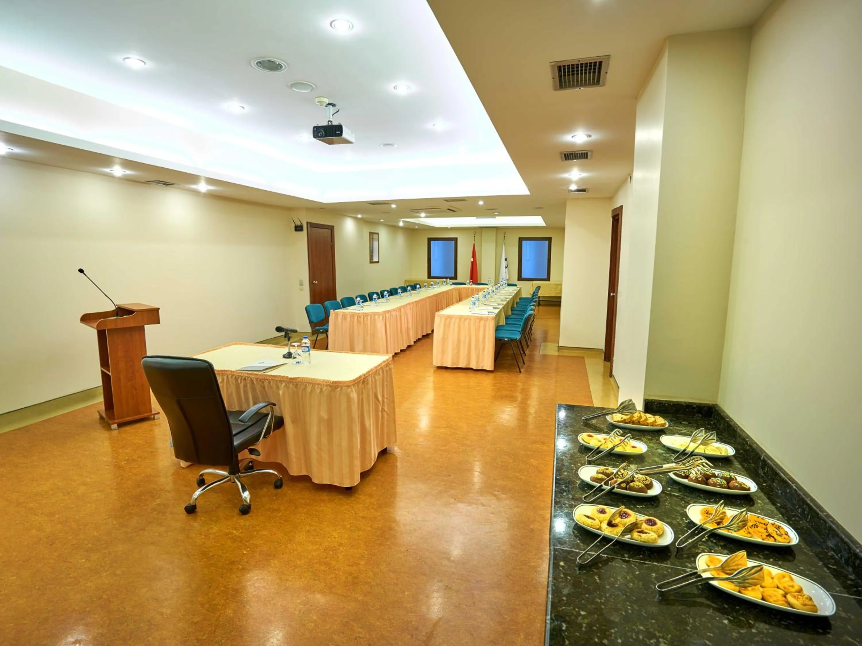 Business facilities in Feronya Hotel